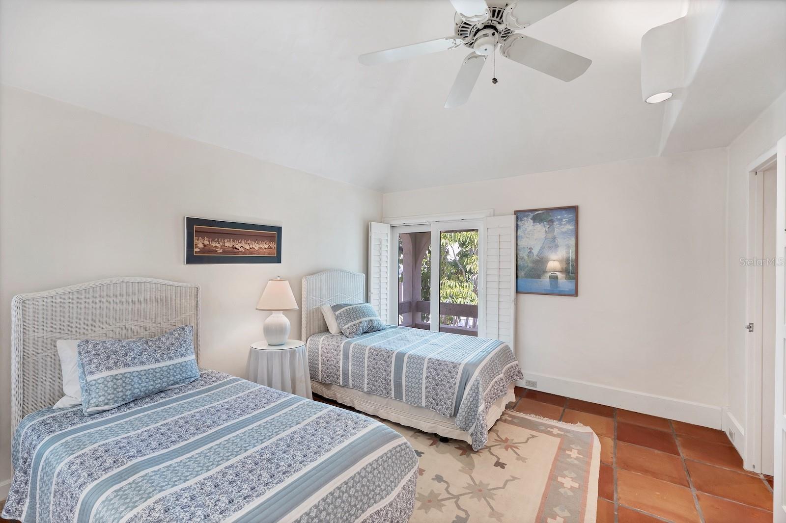 Image 30 of 55 For 1500 Railroad Avenue