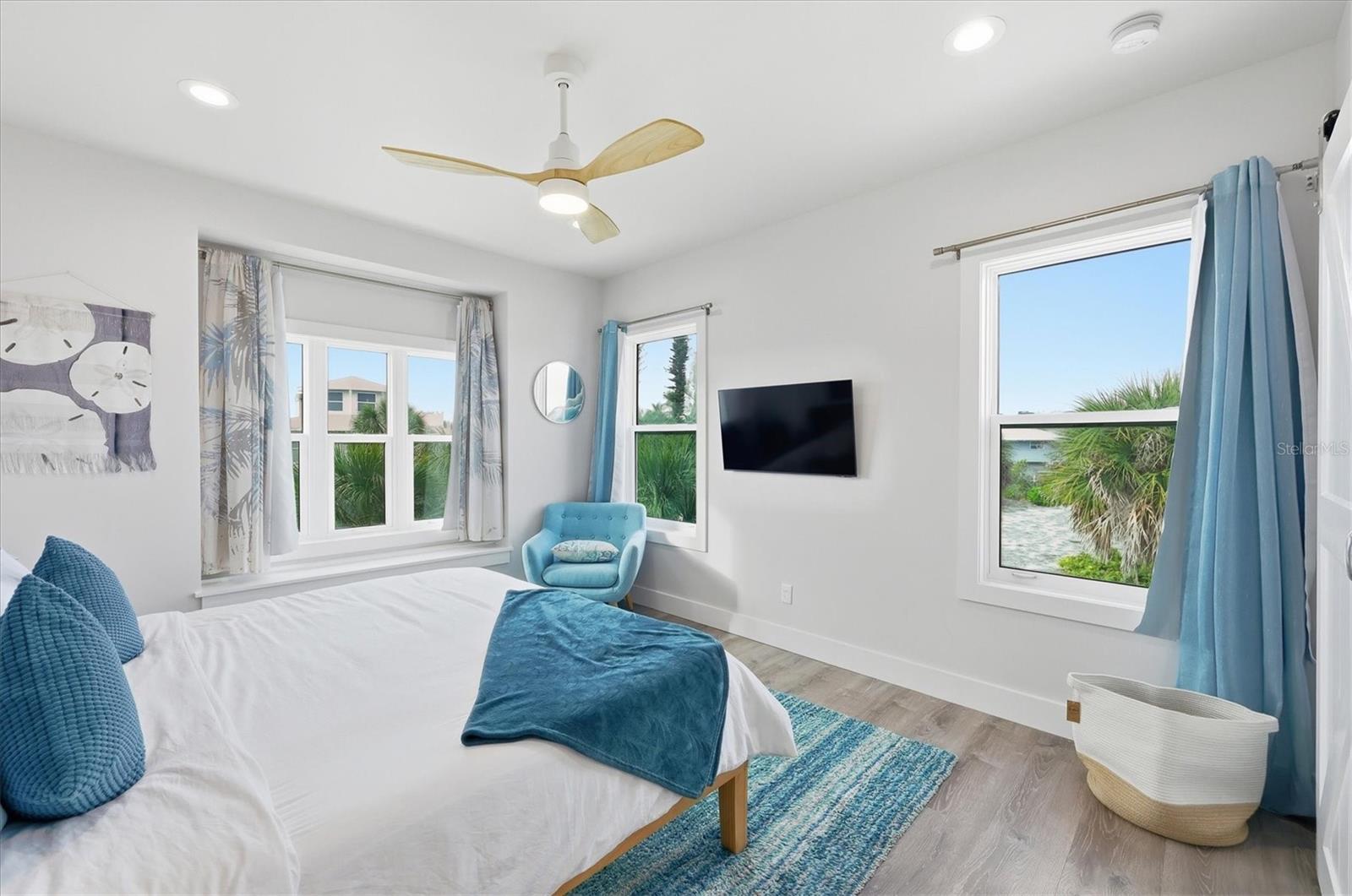 Image 21 of 55 For 19 Lemon Bay Lane