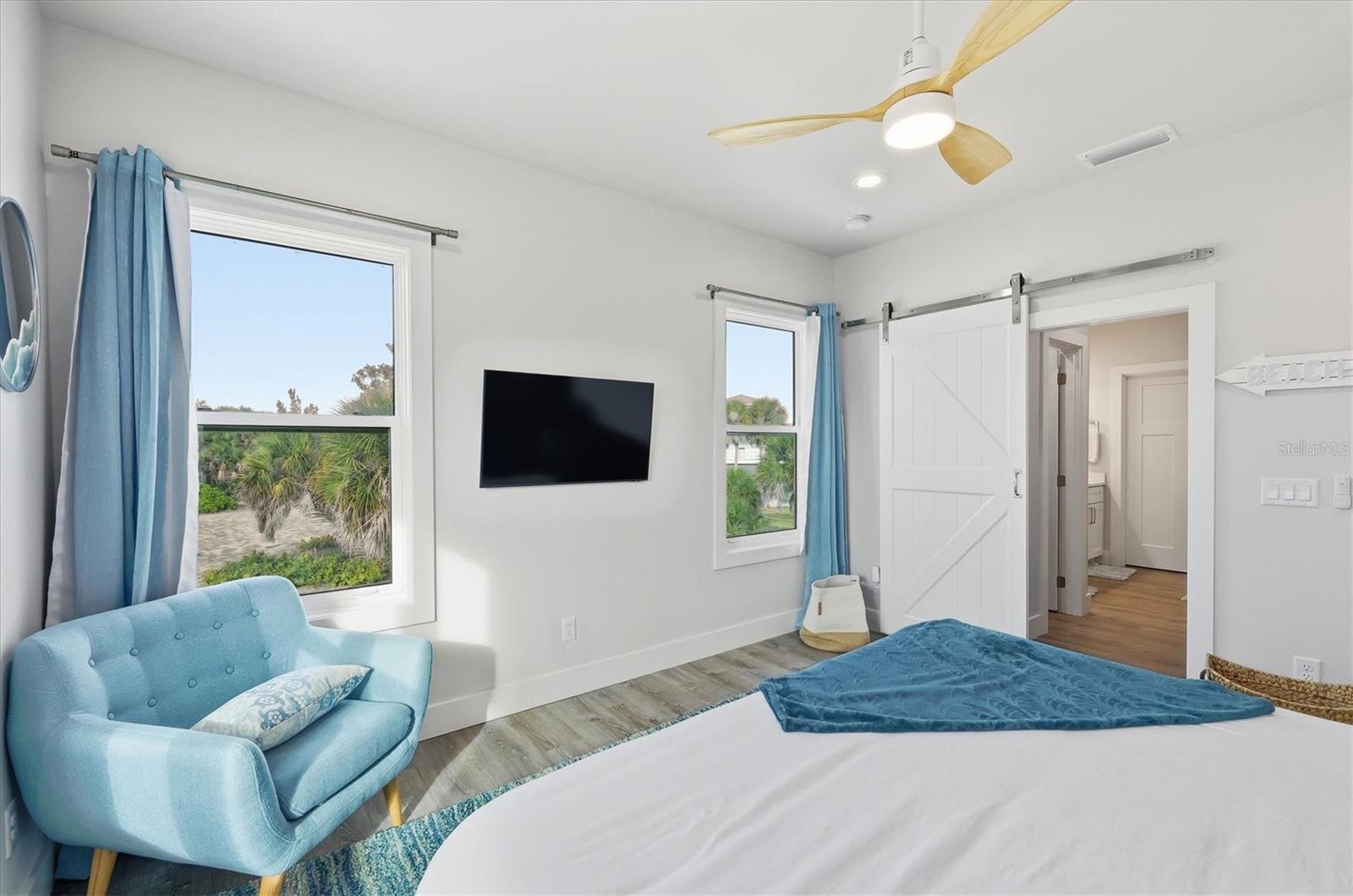 Image 23 of 55 For 19 Lemon Bay Lane