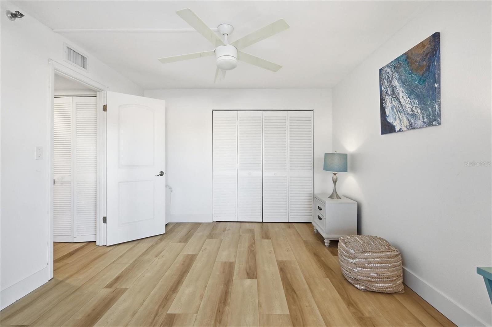 Image 25 of 46 For 7430 Sunshine Skyway Lane S 201