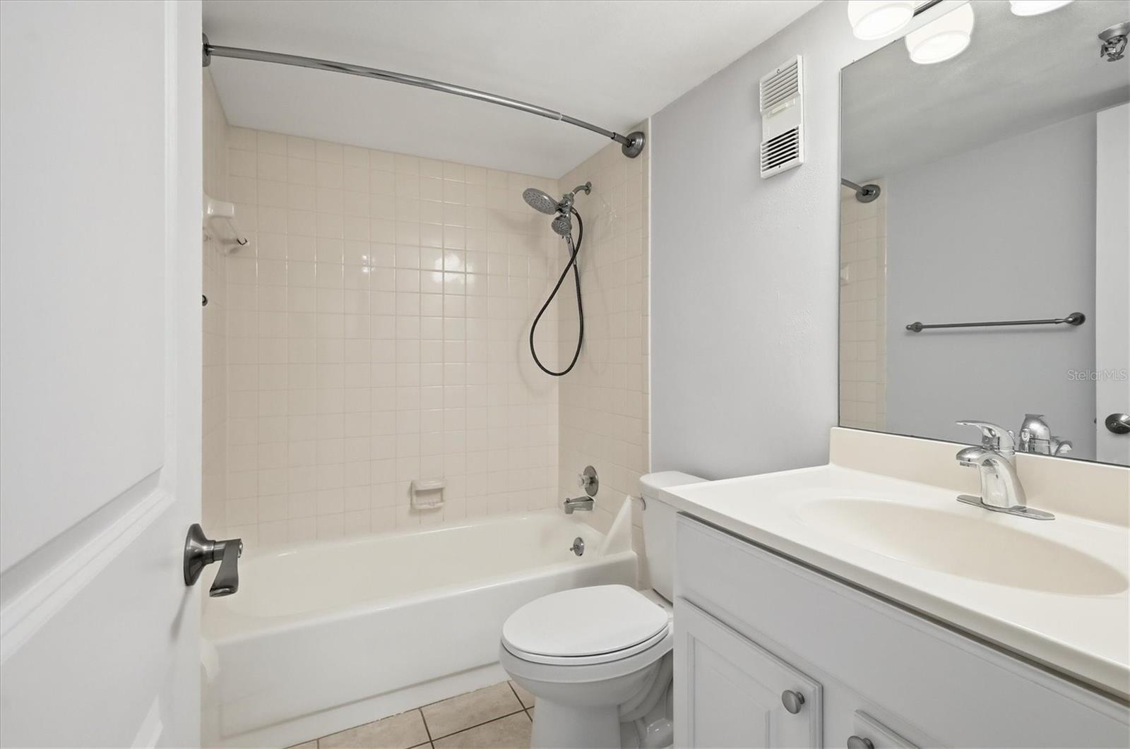 Image 27 of 46 For 7430 Sunshine Skyway Lane S 201