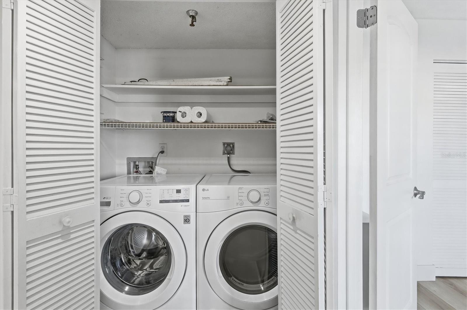 Image 28 of 46 For 7430 Sunshine Skyway Lane S 201