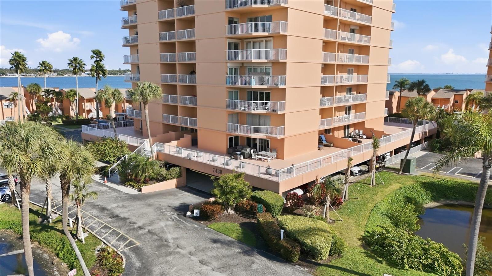 Image 5 of 46 For 7430 Sunshine Skyway Lane S 201