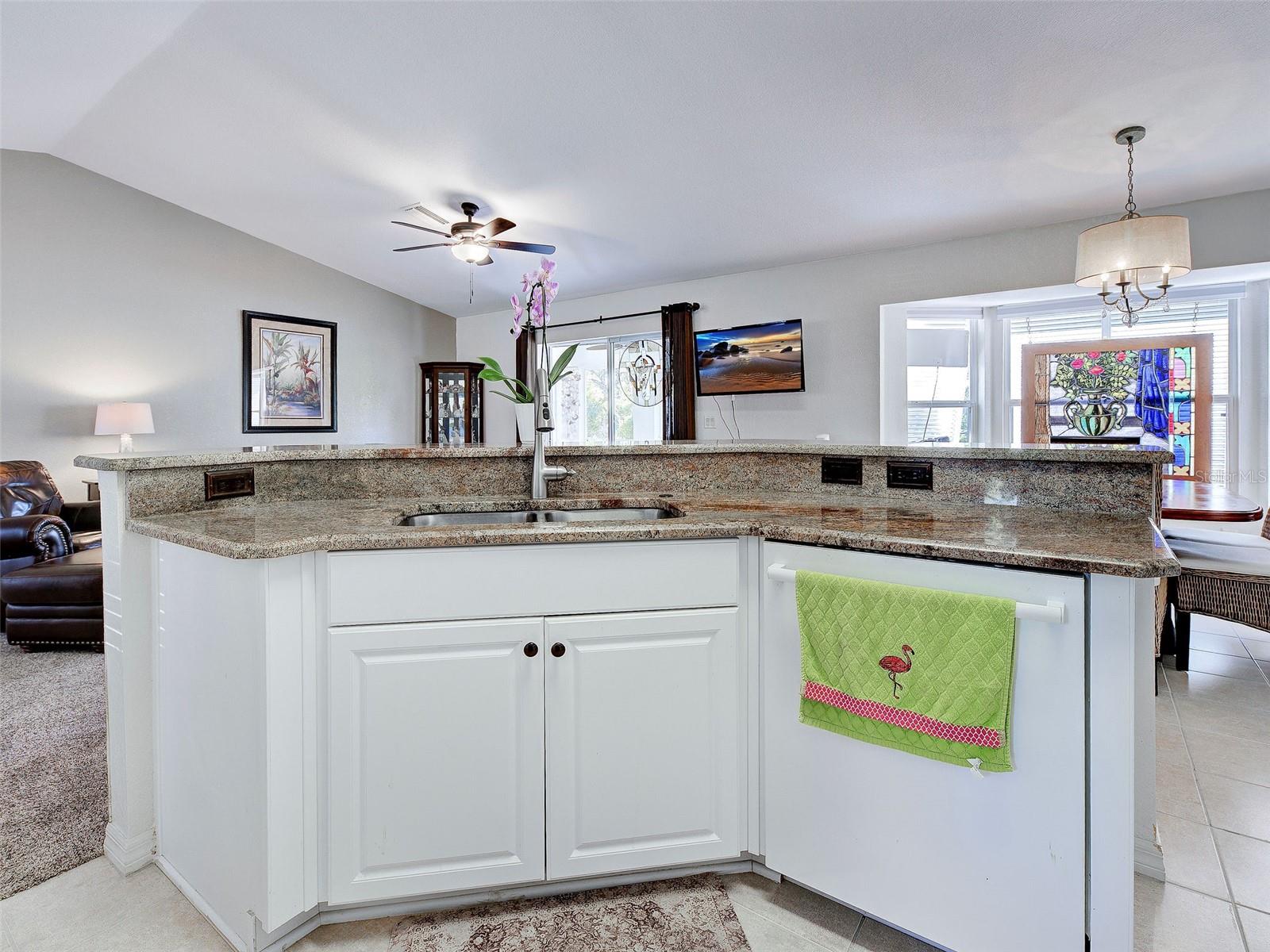 Image 14 of 56 For 10381 Sandrift Avenue