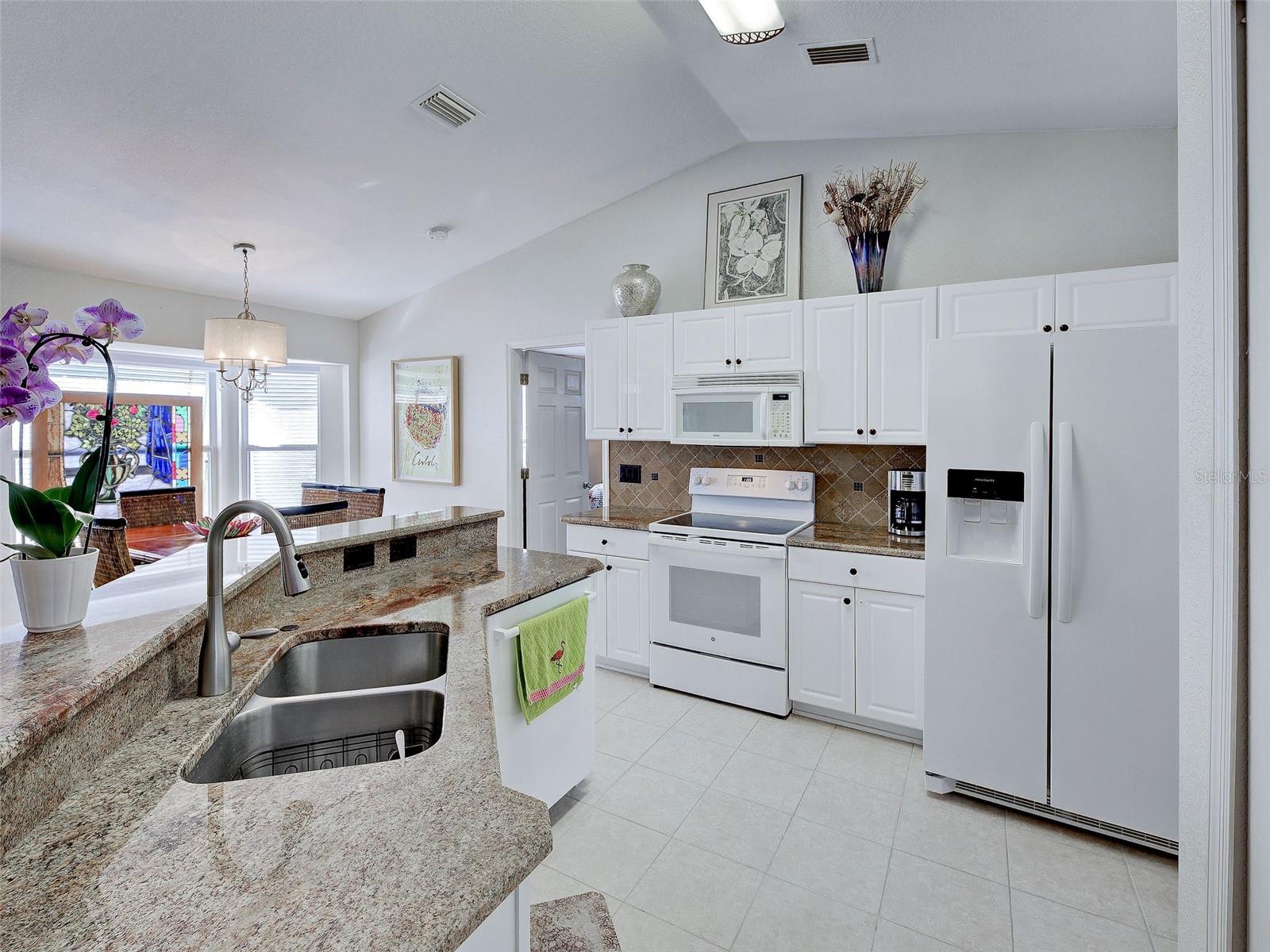 Image 16 of 56 For 10381 Sandrift Avenue