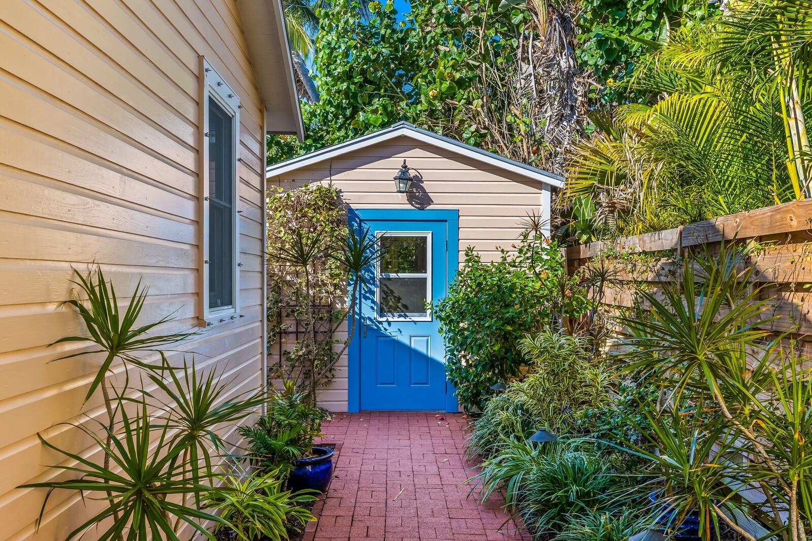 Image 19 of 25 For 361 Tarpon Avenue