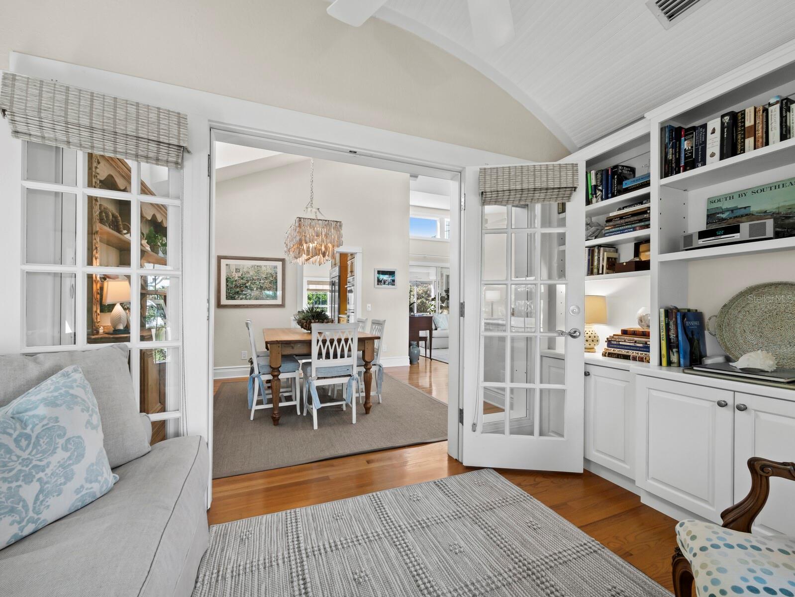 Image 13 of 56 For 160 Blackwall Court