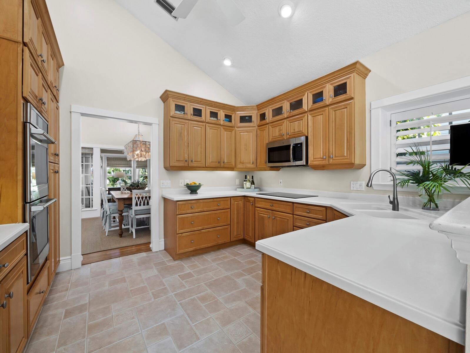 Image 16 of 56 For 160 Blackwall Court