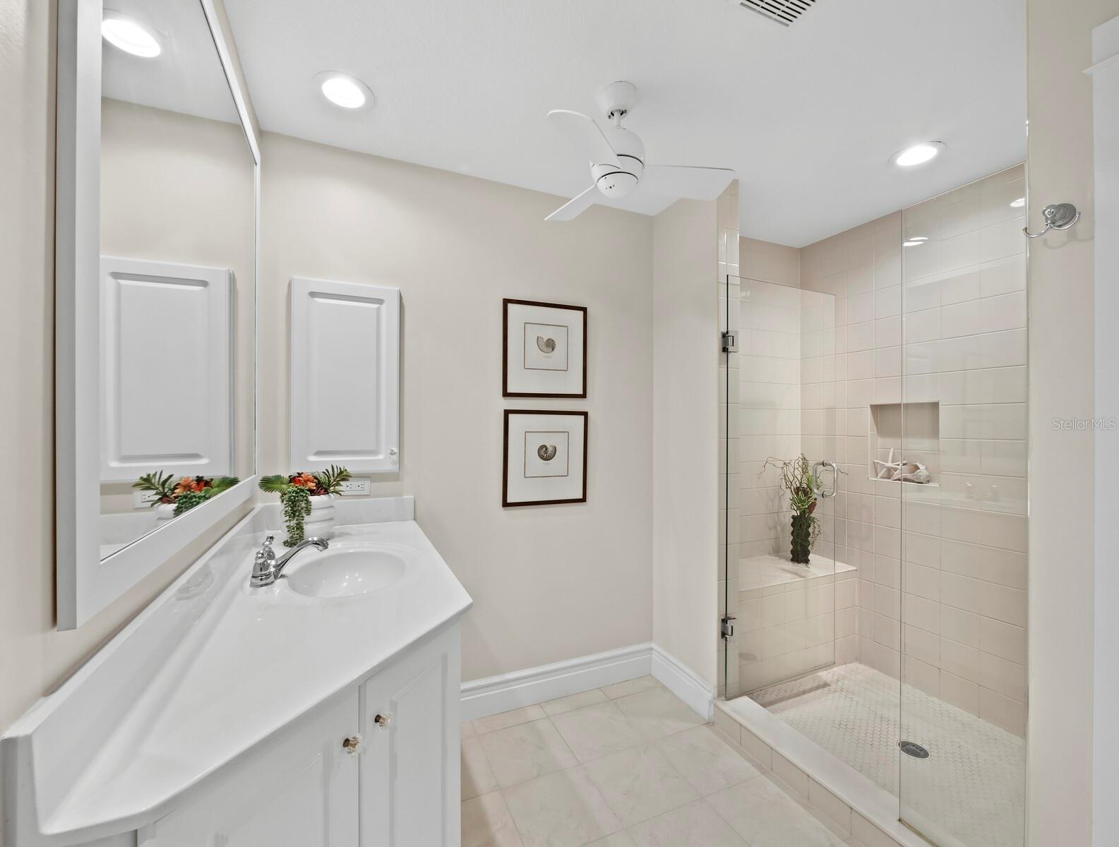 Image 25 of 56 For 160 Blackwall Court