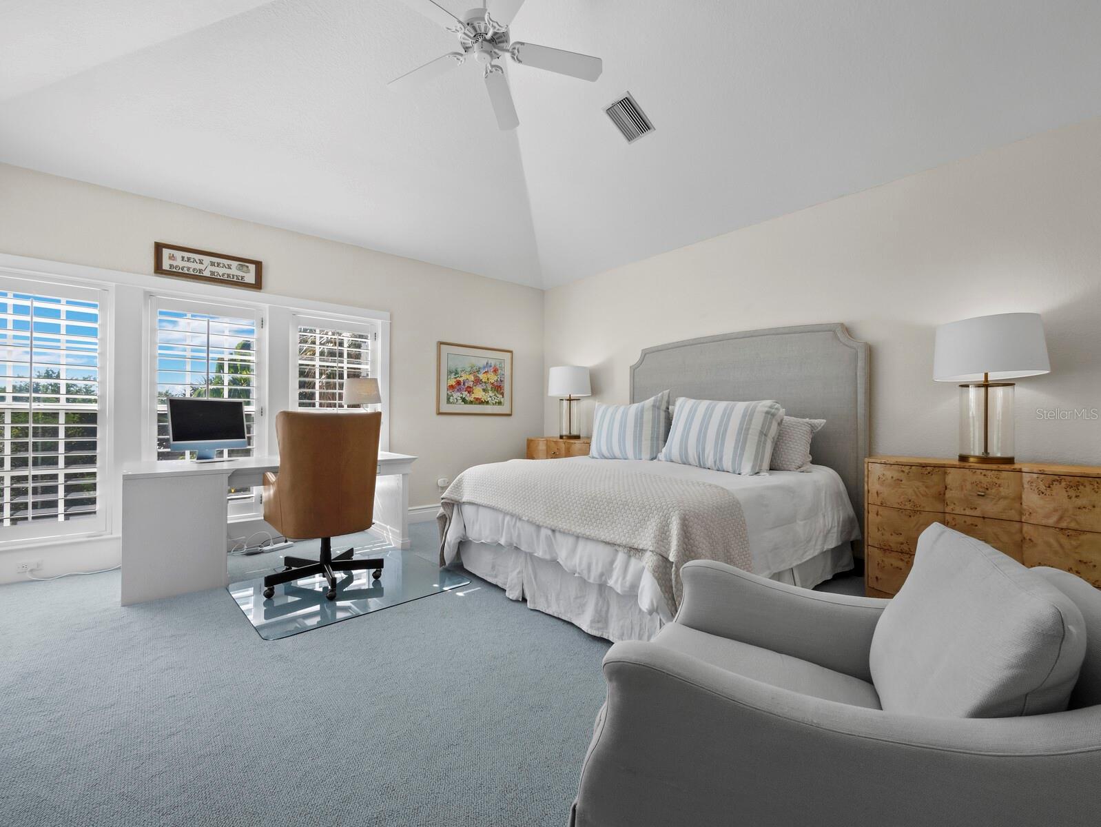 Image 30 of 56 For 160 Blackwall Court