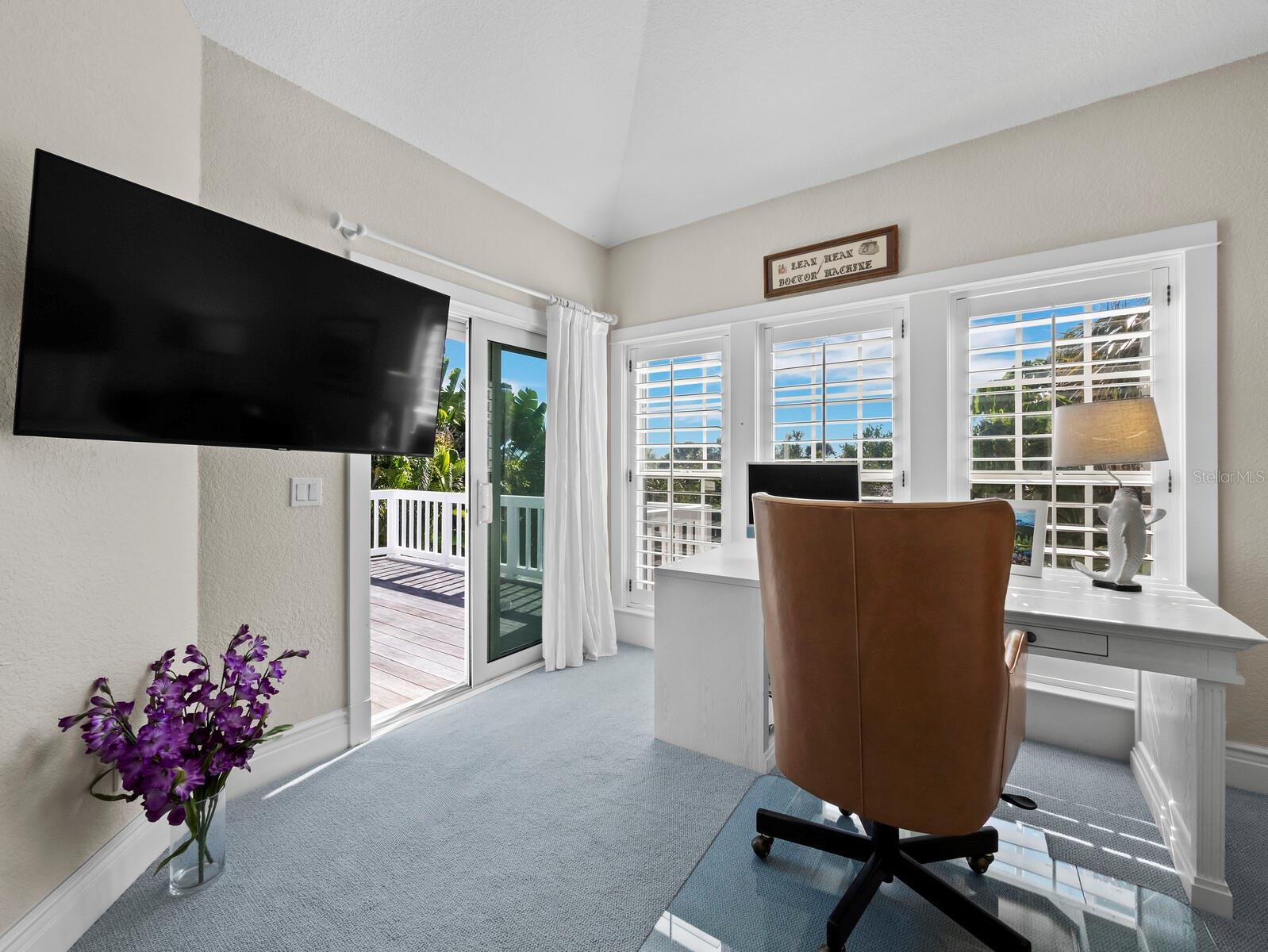 Image 32 of 56 For 160 Blackwall Court