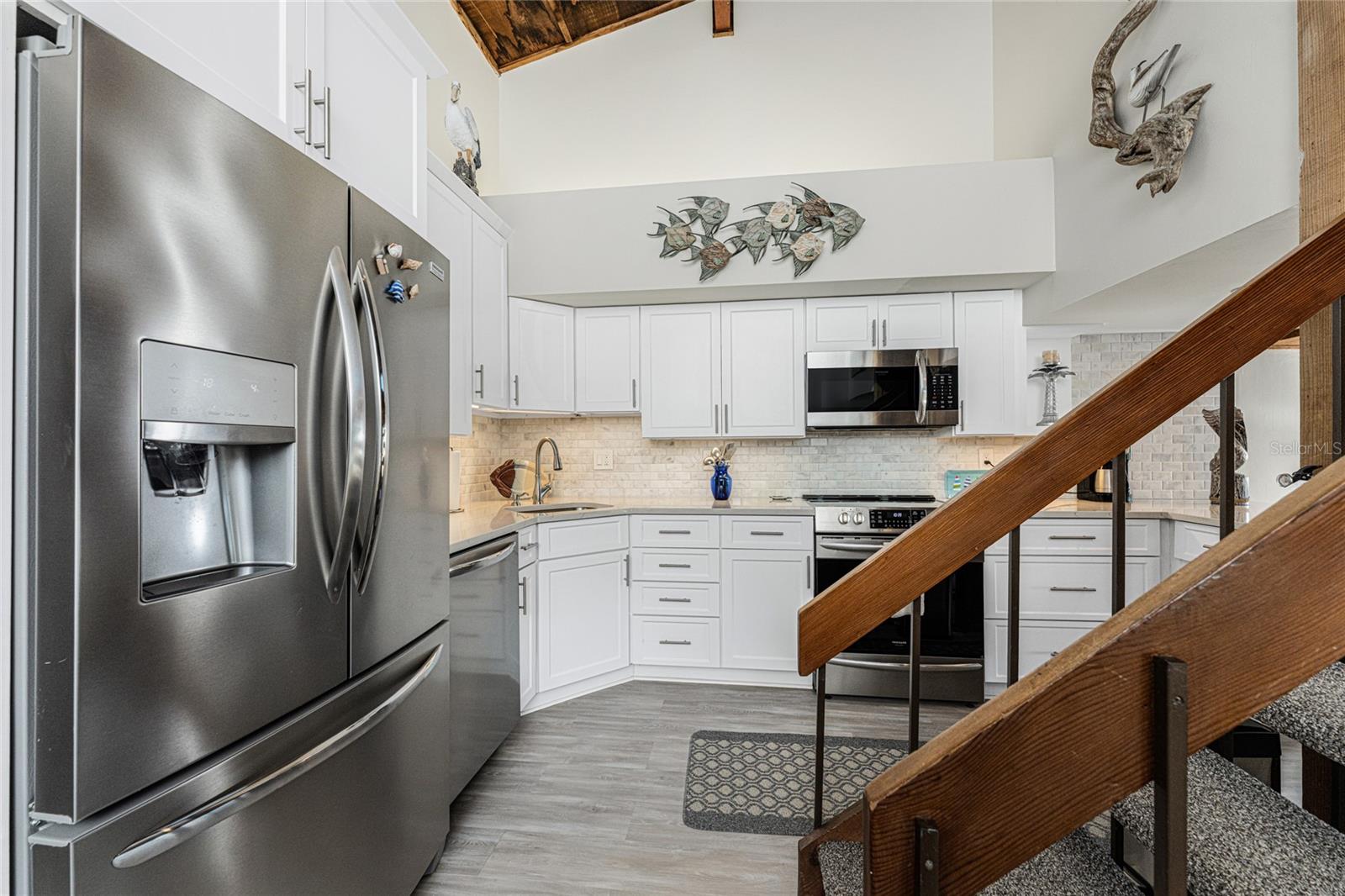 Image 20 of 68 For 5030 Beach Road 3