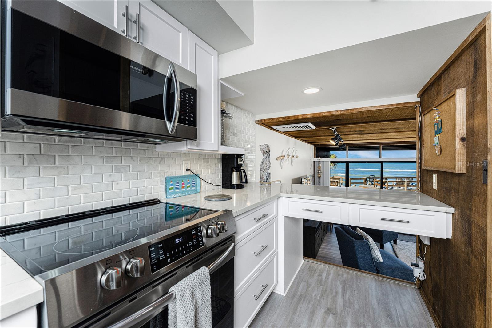 Image 23 of 68 For 5030 Beach Road 3