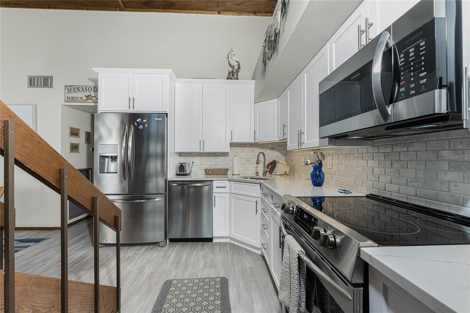 Image 25 of 68 For 5030 Beach Road 3