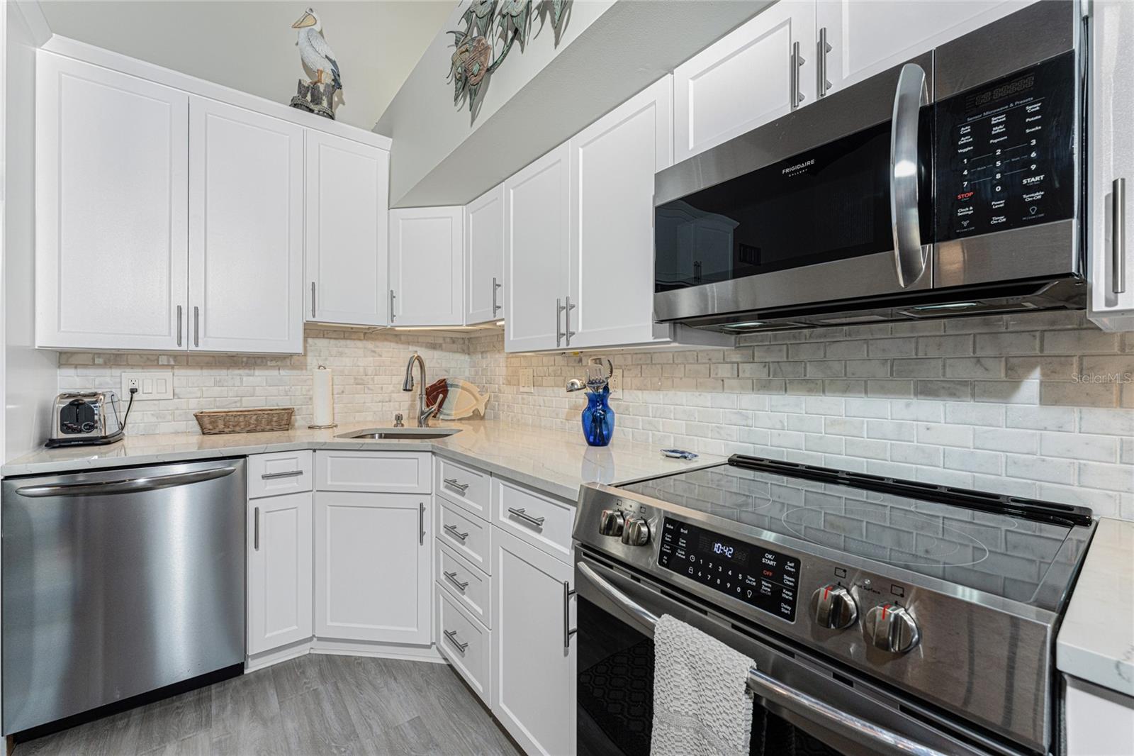 Image 26 of 68 For 5030 Beach Road 3