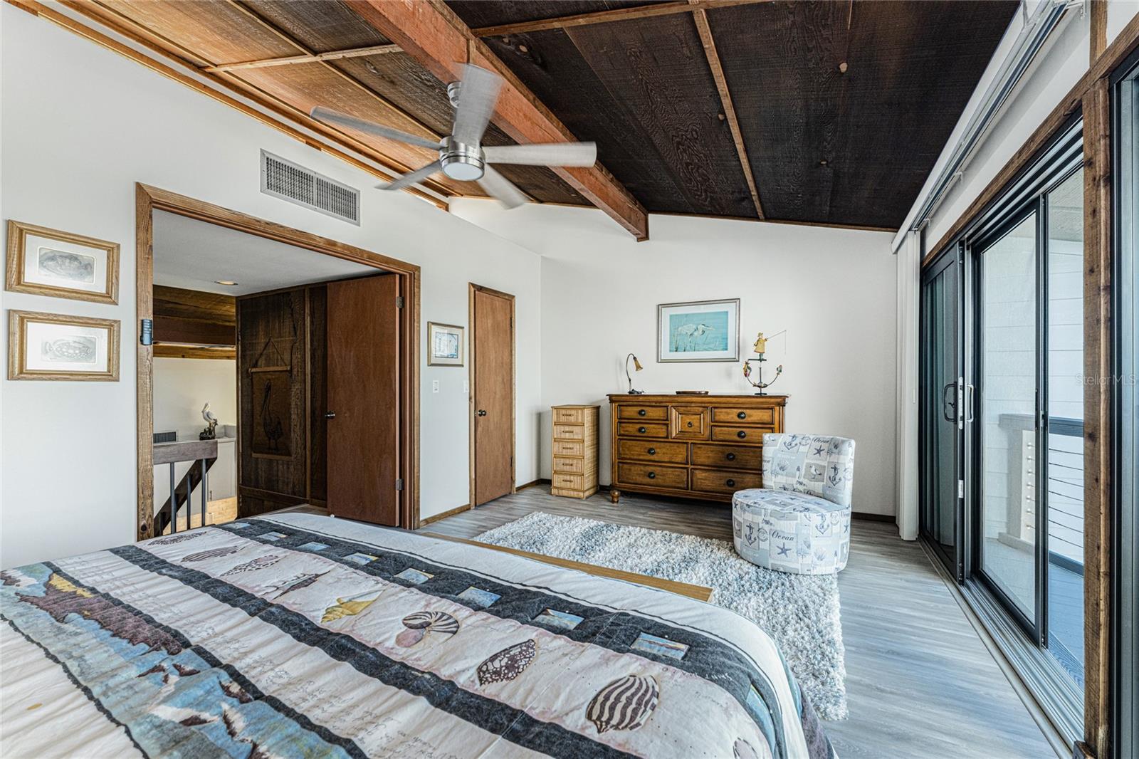 Image 36 of 68 For 5030 Beach Road 3