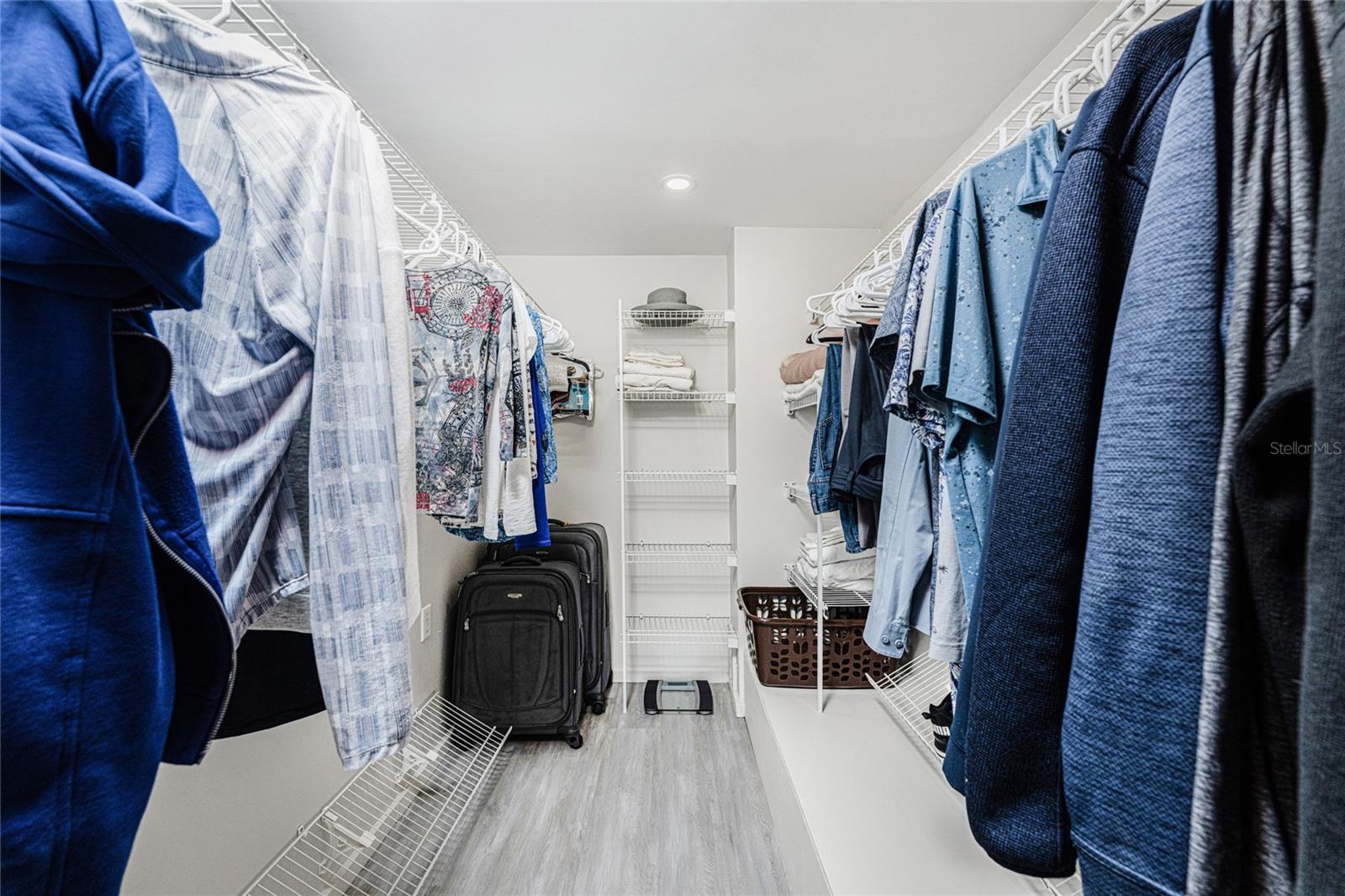 Image 40 of 68 For 5030 Beach Road 3