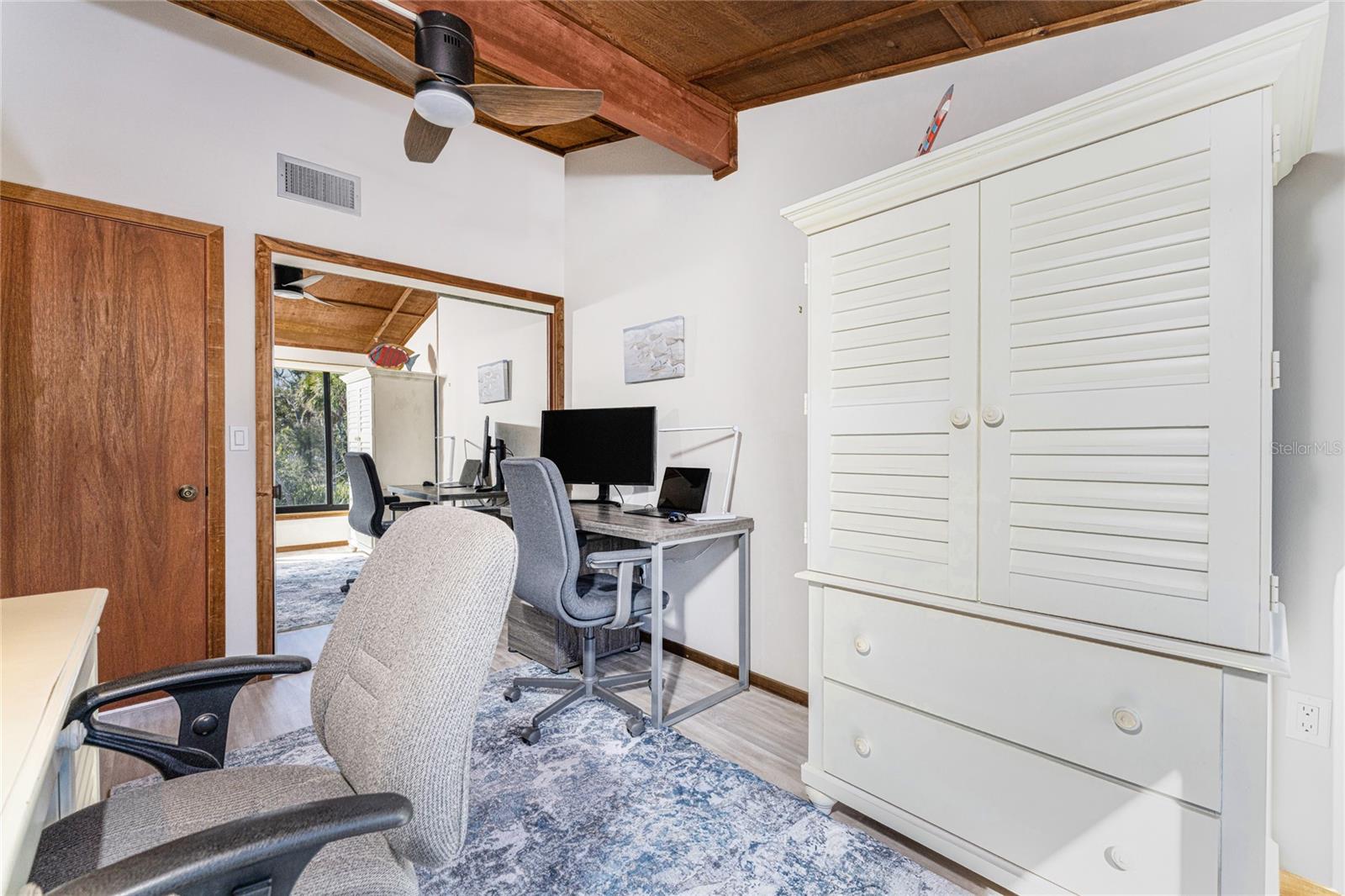 Image 46 of 68 For 5030 Beach Road 3