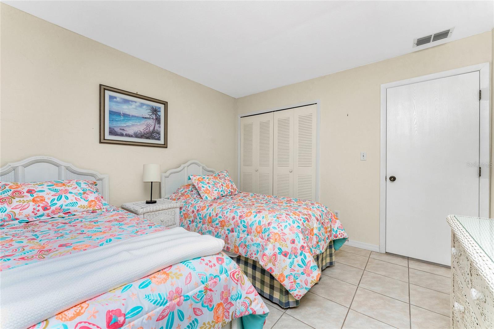 Image 21 of 37 For 25225 Rampart Boulevard 501