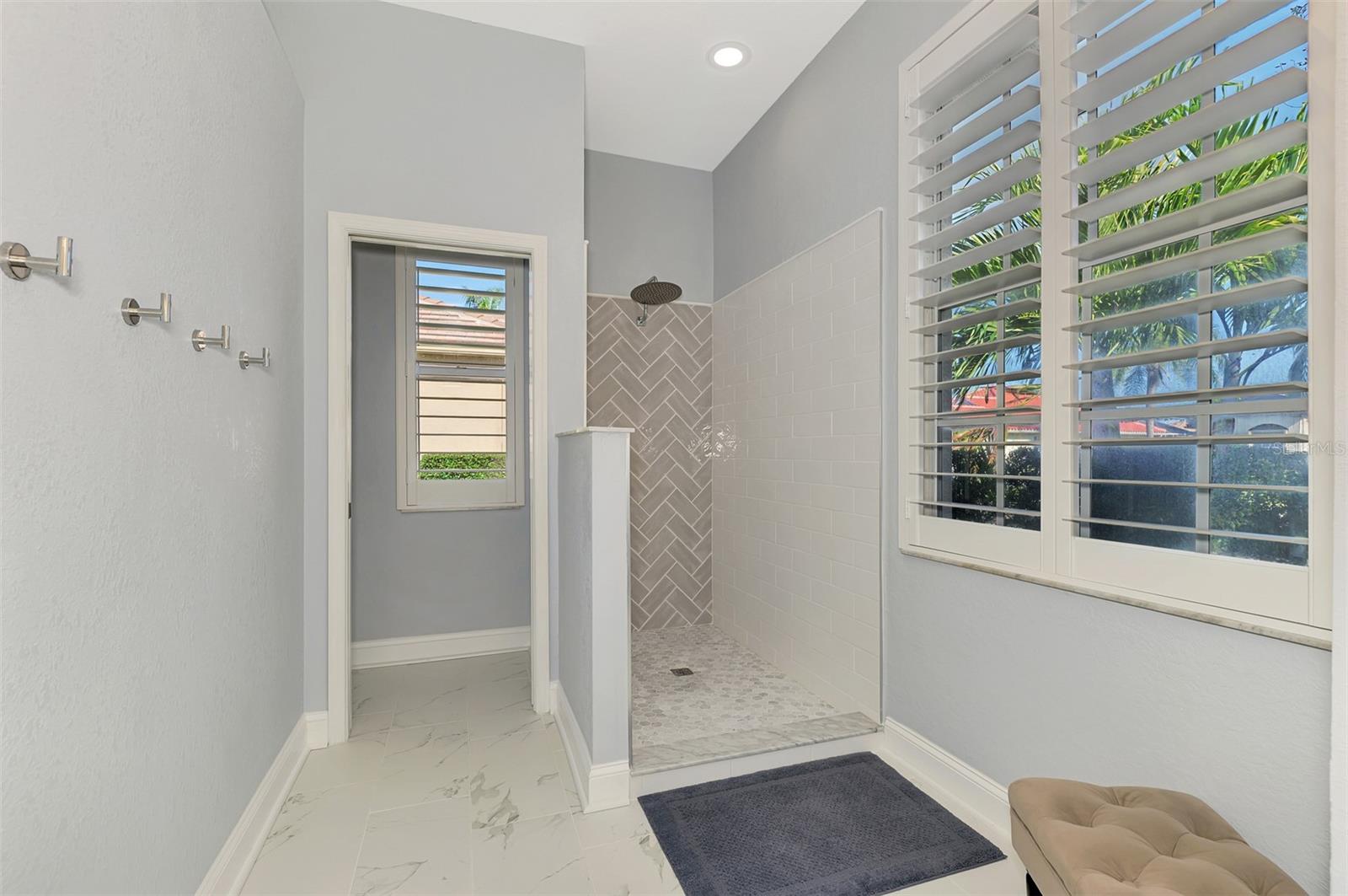 Image 40 of 91 For 14218 Silver Lakes Circle