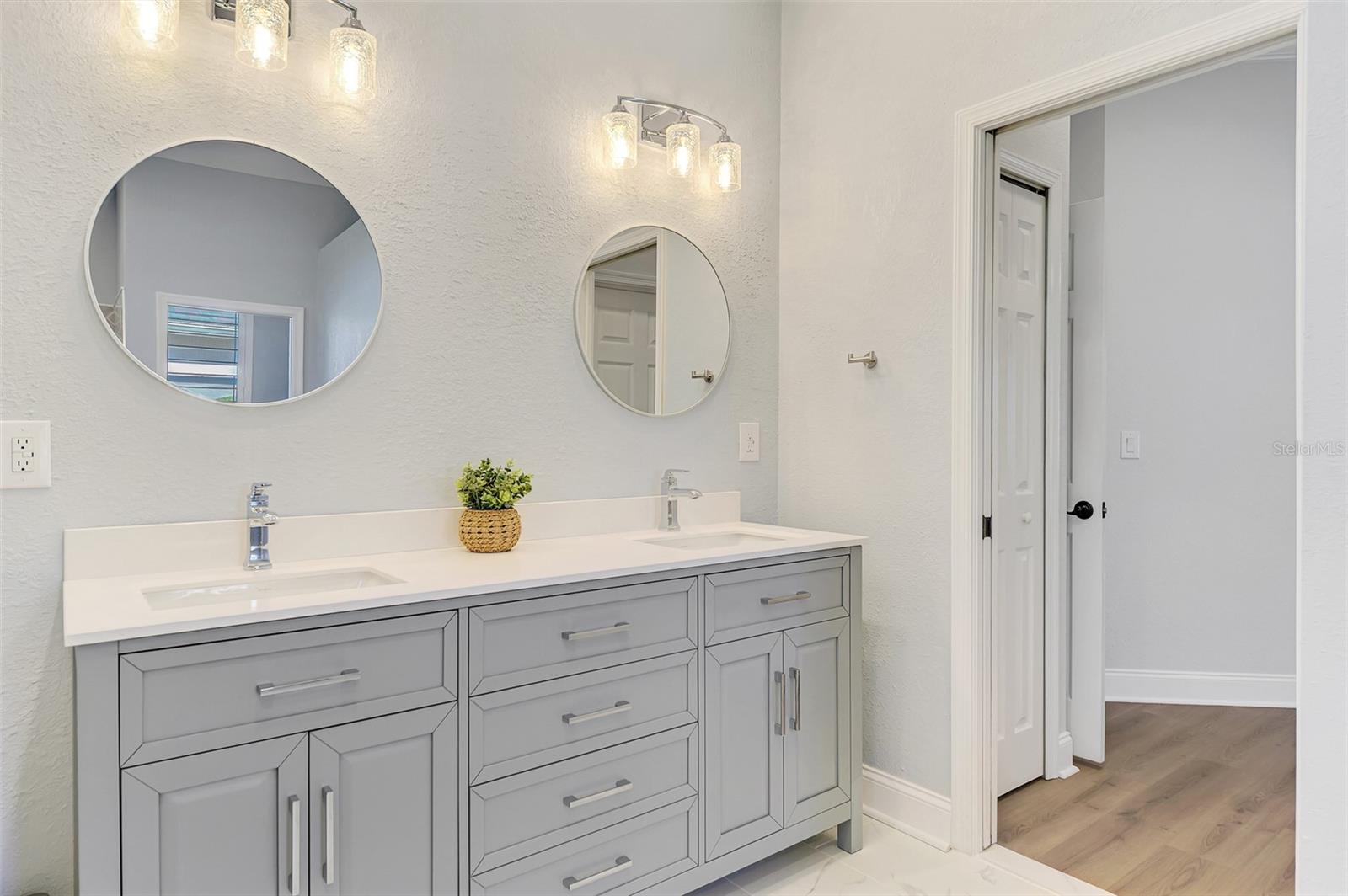 Image 42 of 91 For 14218 Silver Lakes Circle