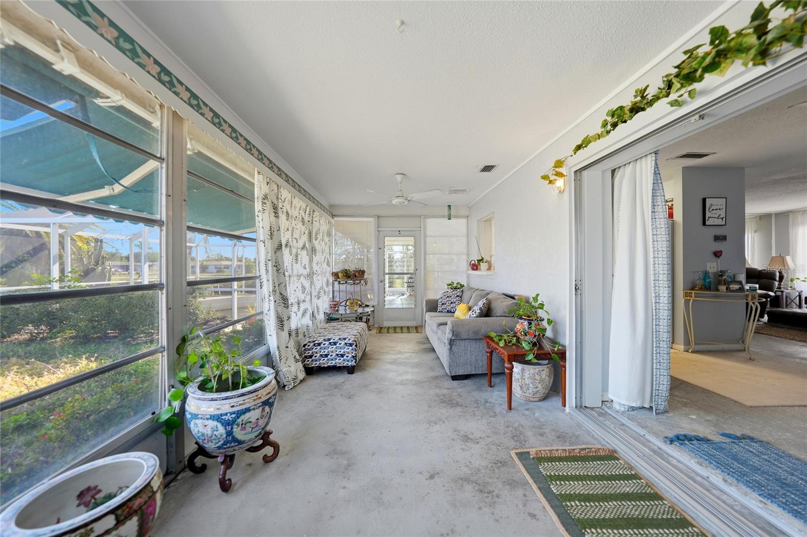 Image 21 of 40 For 157 Deerfield Avenue Ne