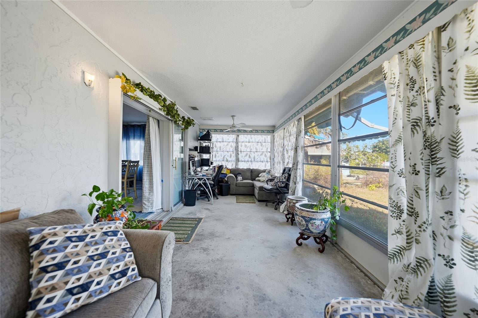 Image 22 of 40 For 157 Deerfield Avenue Ne