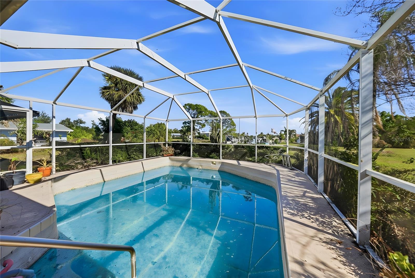 Image 23 of 40 For 157 Deerfield Avenue Ne