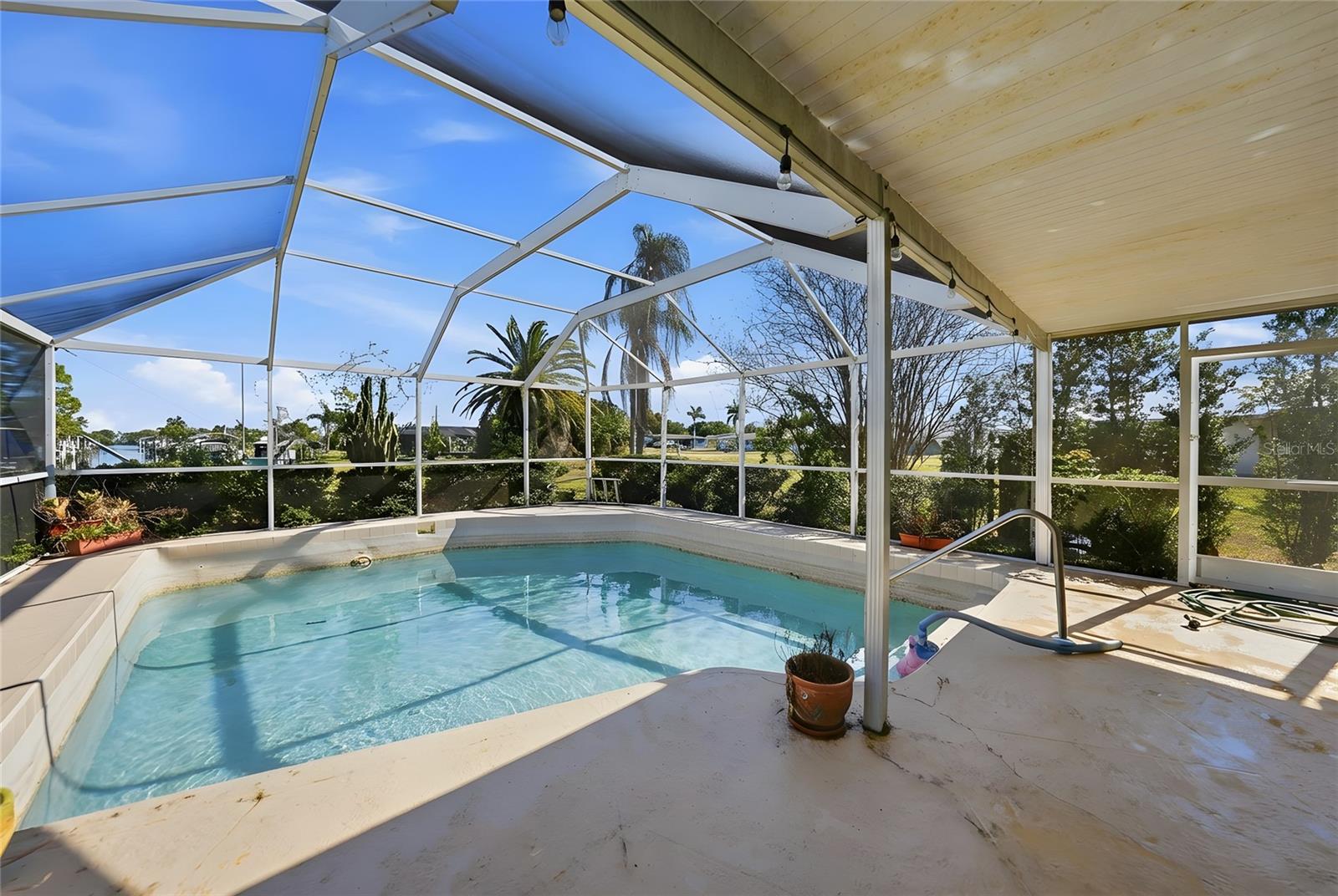 Image 24 of 40 For 157 Deerfield Avenue Ne