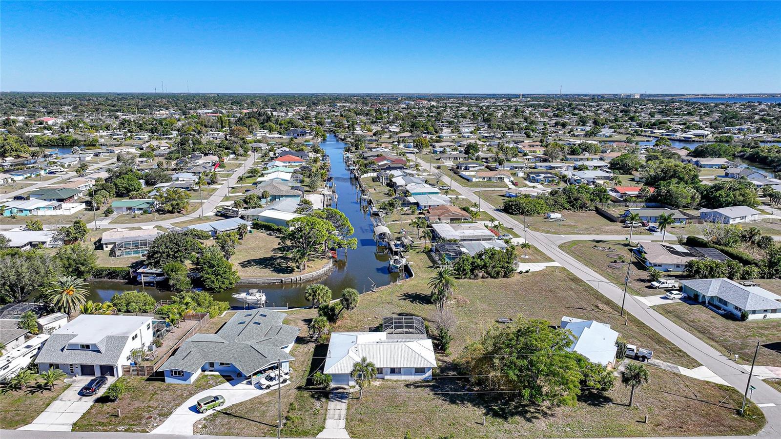 Image 37 of 40 For 157 Deerfield Avenue Ne