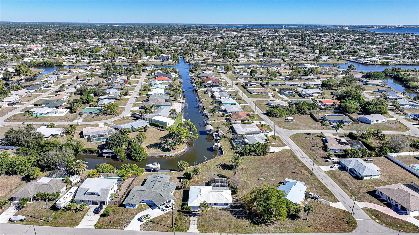 Image 38 of 40 For 157 Deerfield Avenue Ne