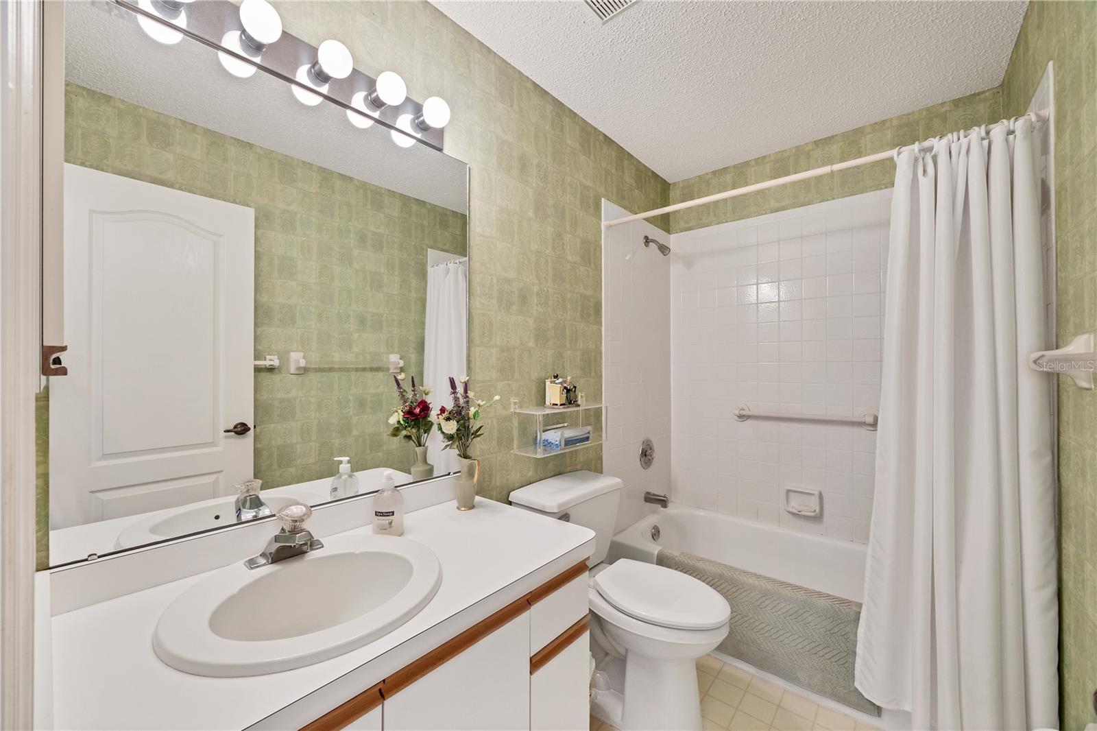 Image 43 of 74 For 1800 Ashley Drive