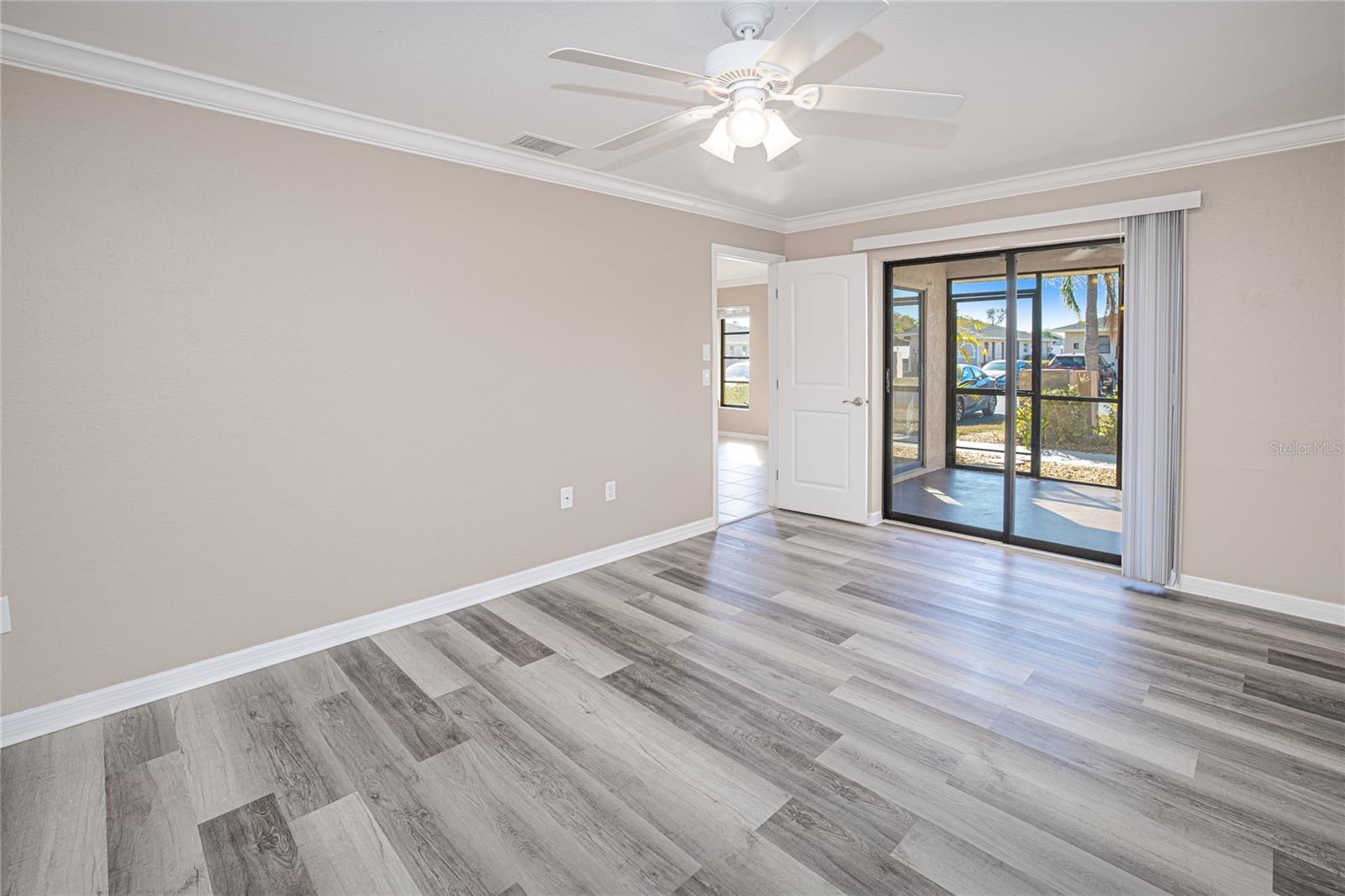 Image 16 of 36 For 24540 Harborview Road A2