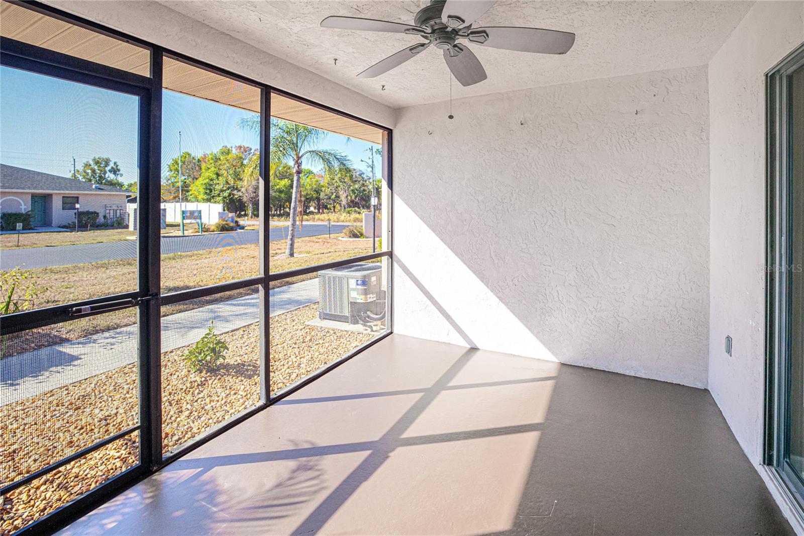 Image 27 of 36 For 24540 Harborview Road A2