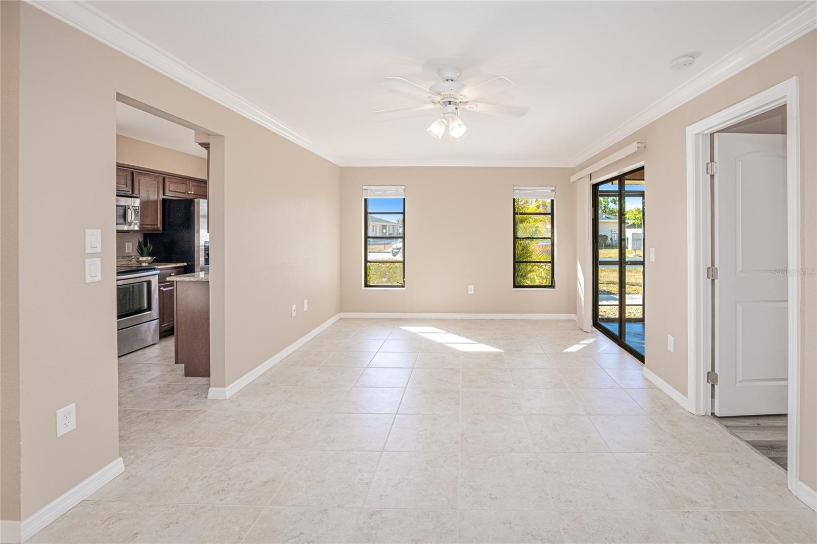 Image 4 of 36 For 24540 Harborview Road A2