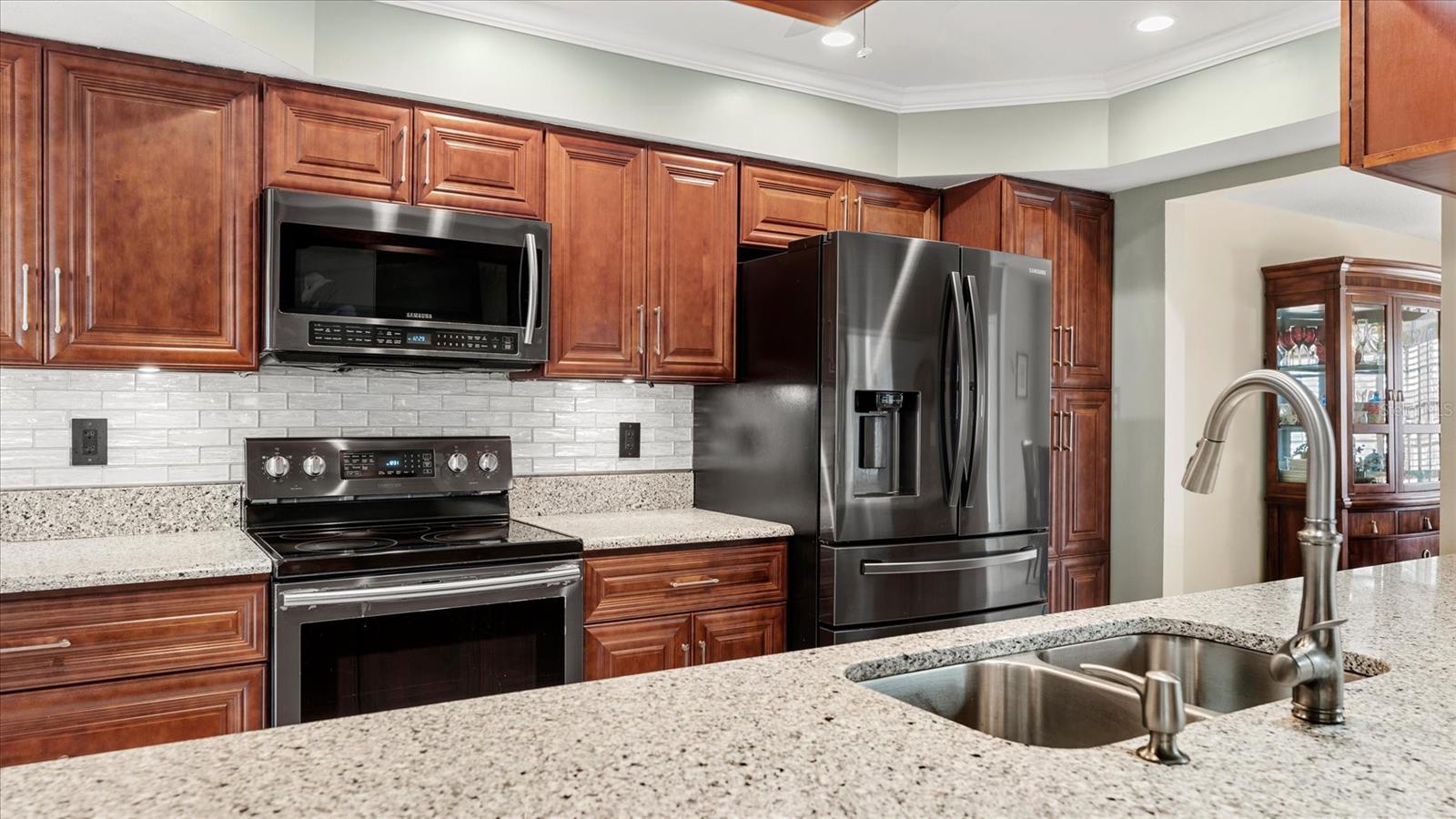 Image 16 of 54 For 5859 Monroe Road