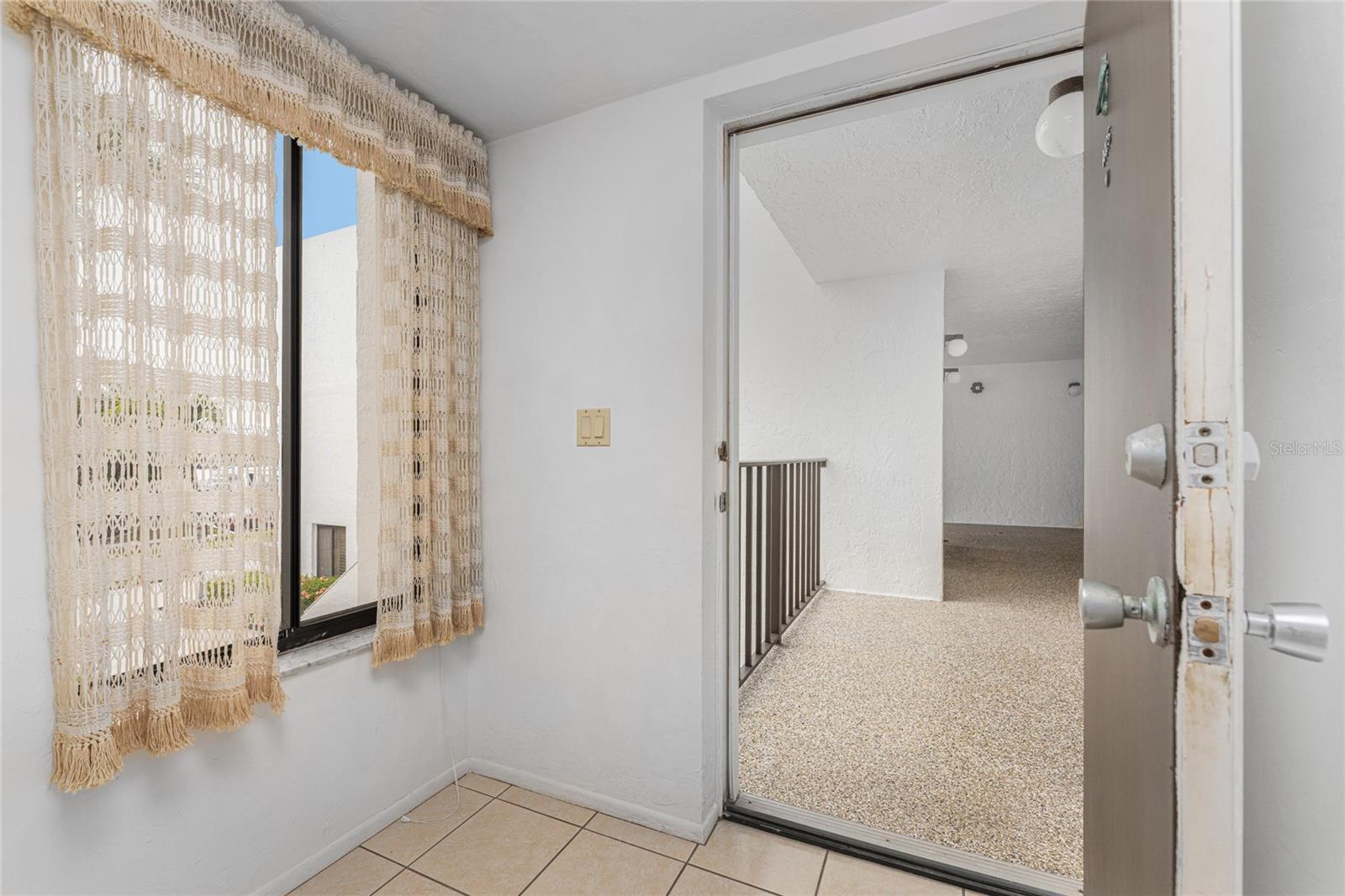 Image 10 of 48 For 2955 Beach Road A425