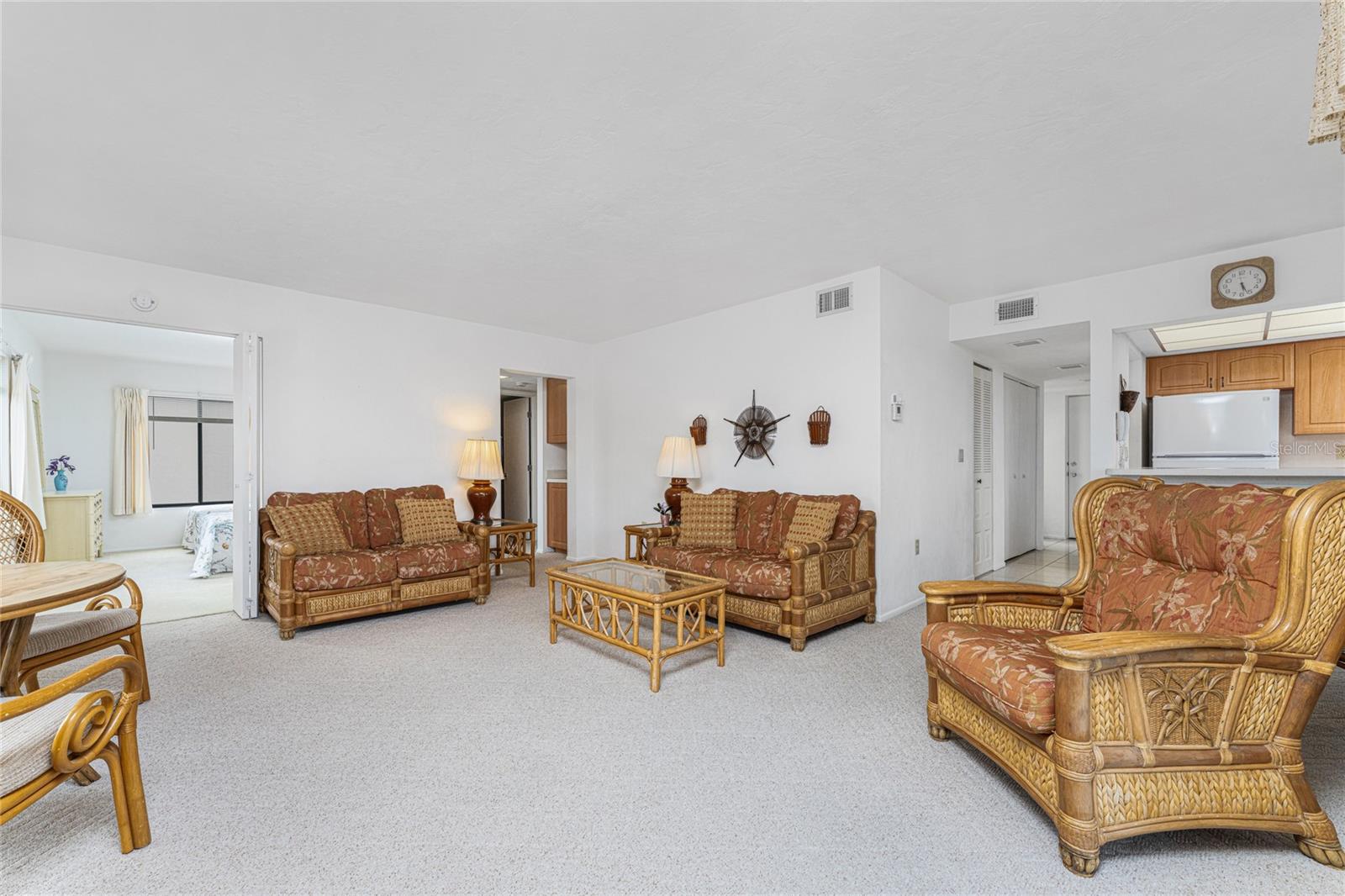 Image 15 of 48 For 2955 Beach Road A425