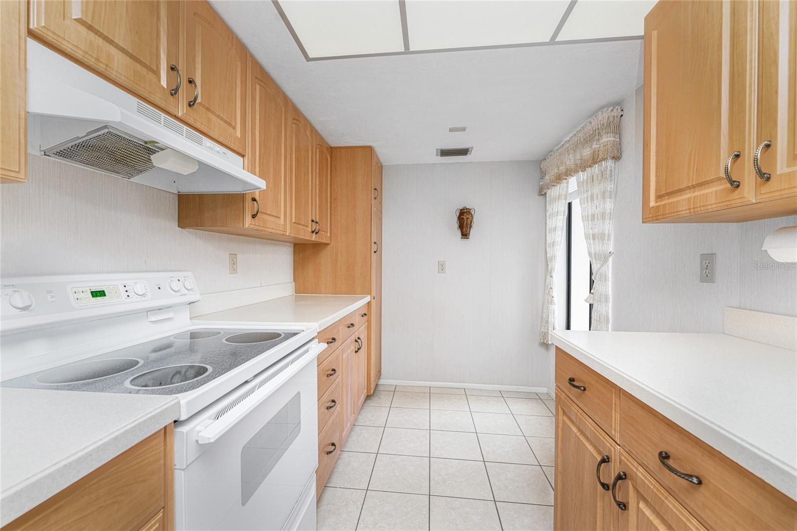 Image 17 of 48 For 2955 Beach Road A425