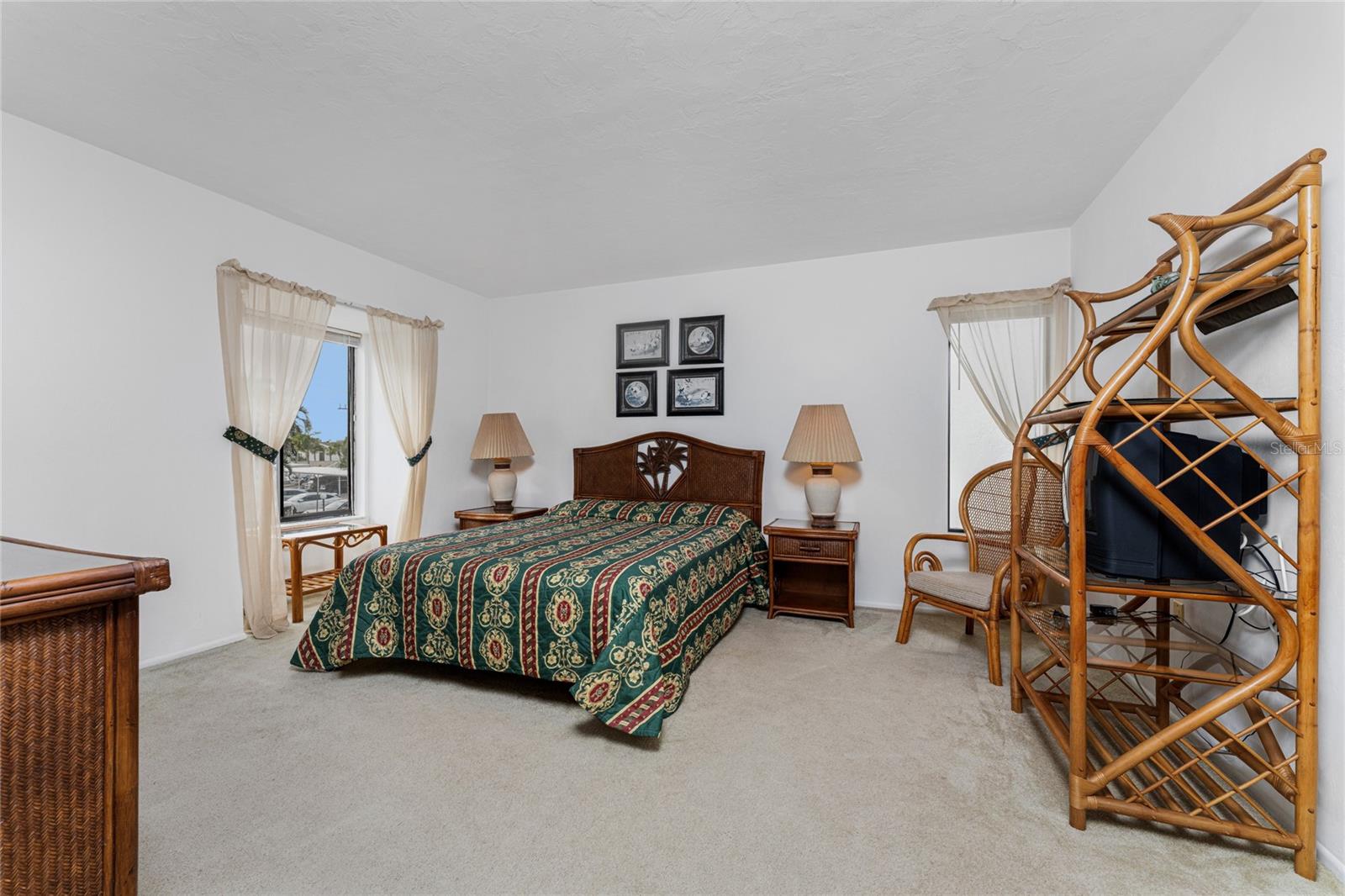 Image 23 of 48 For 2955 Beach Road A425