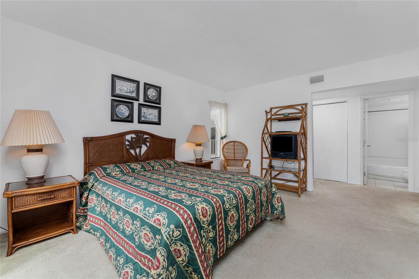 Image 25 of 48 For 2955 Beach Road A425