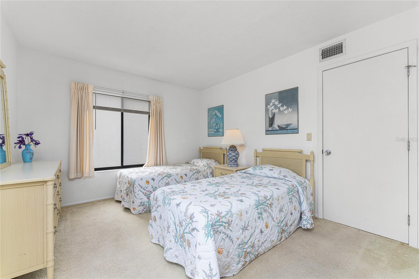 Image 29 of 48 For 2955 Beach Road A425