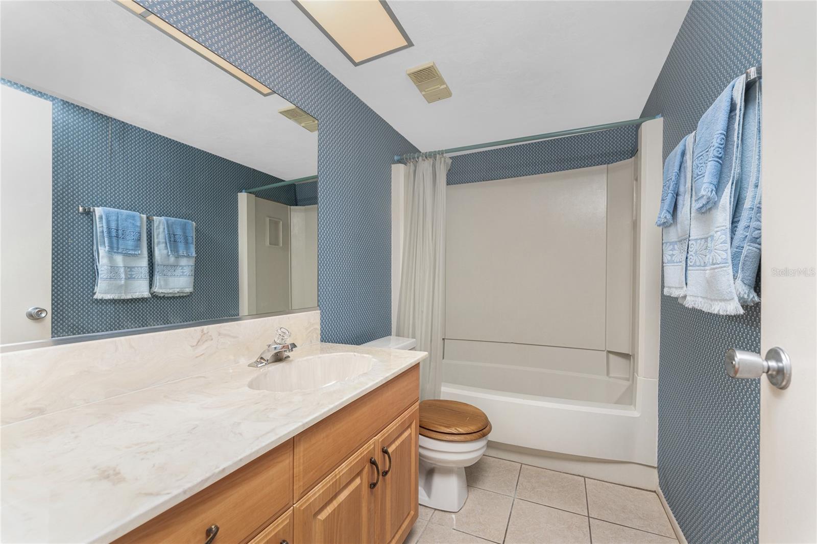 Image 32 of 48 For 2955 Beach Road A425