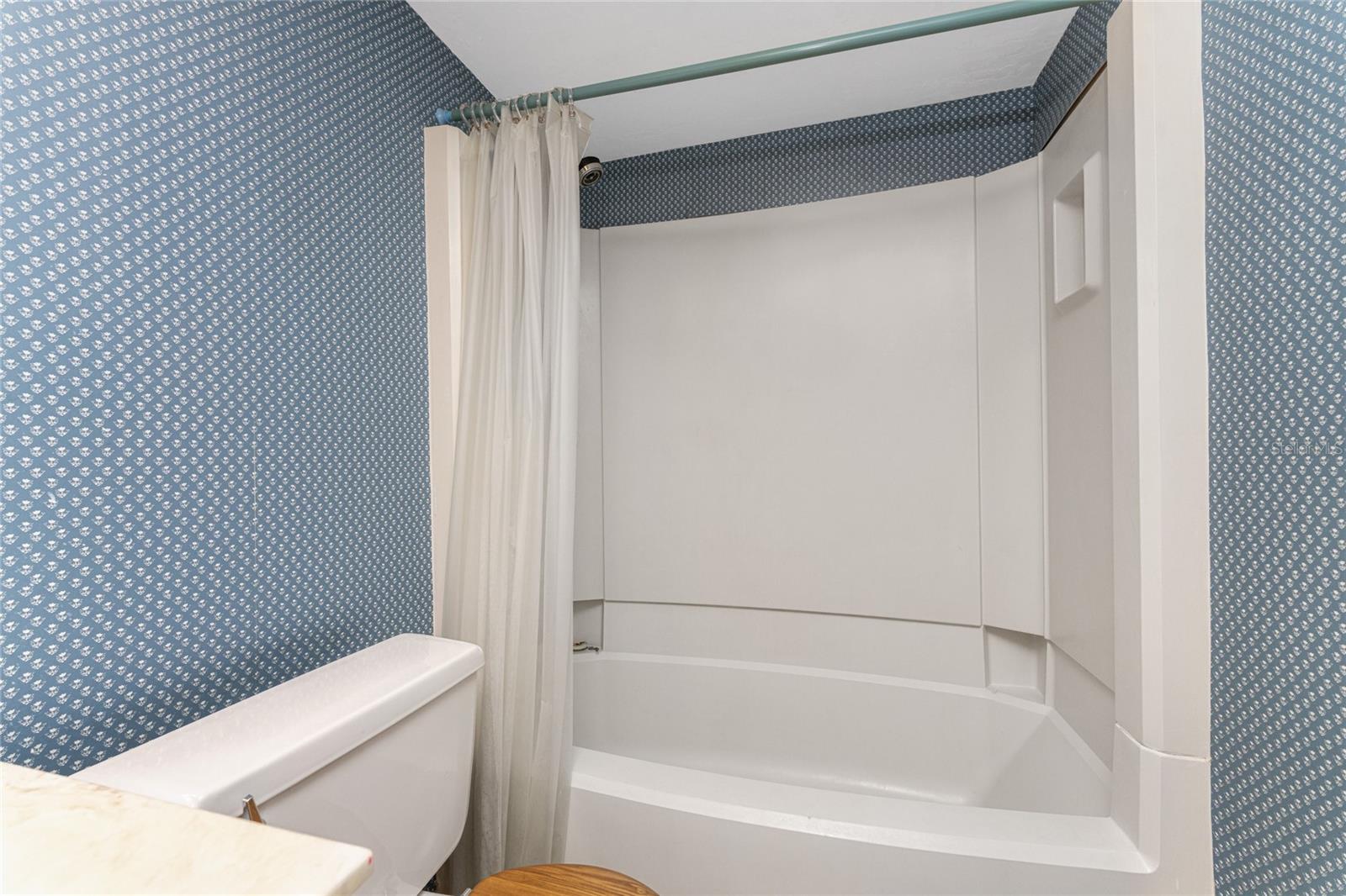 Image 33 of 48 For 2955 Beach Road A425