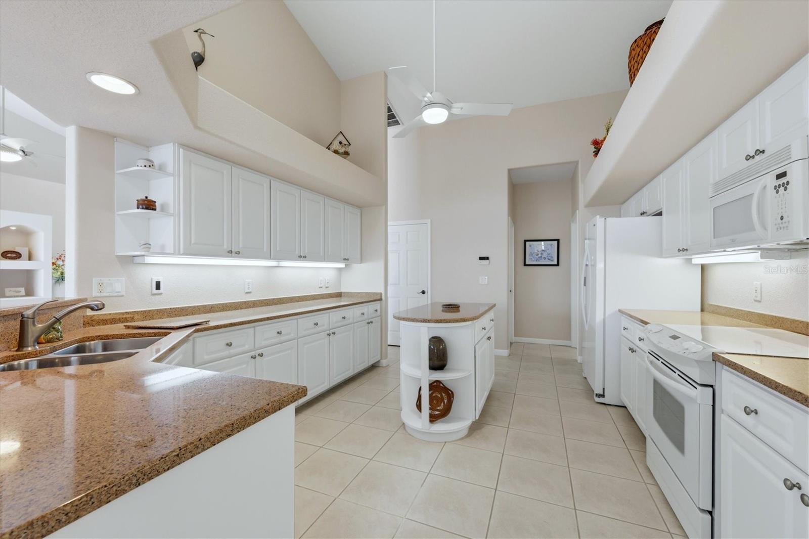 Image 19 of 53 For 22277 Priscilla Avenue