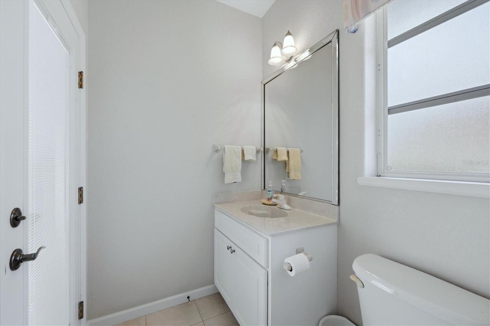 Image 37 of 53 For 22277 Priscilla Avenue