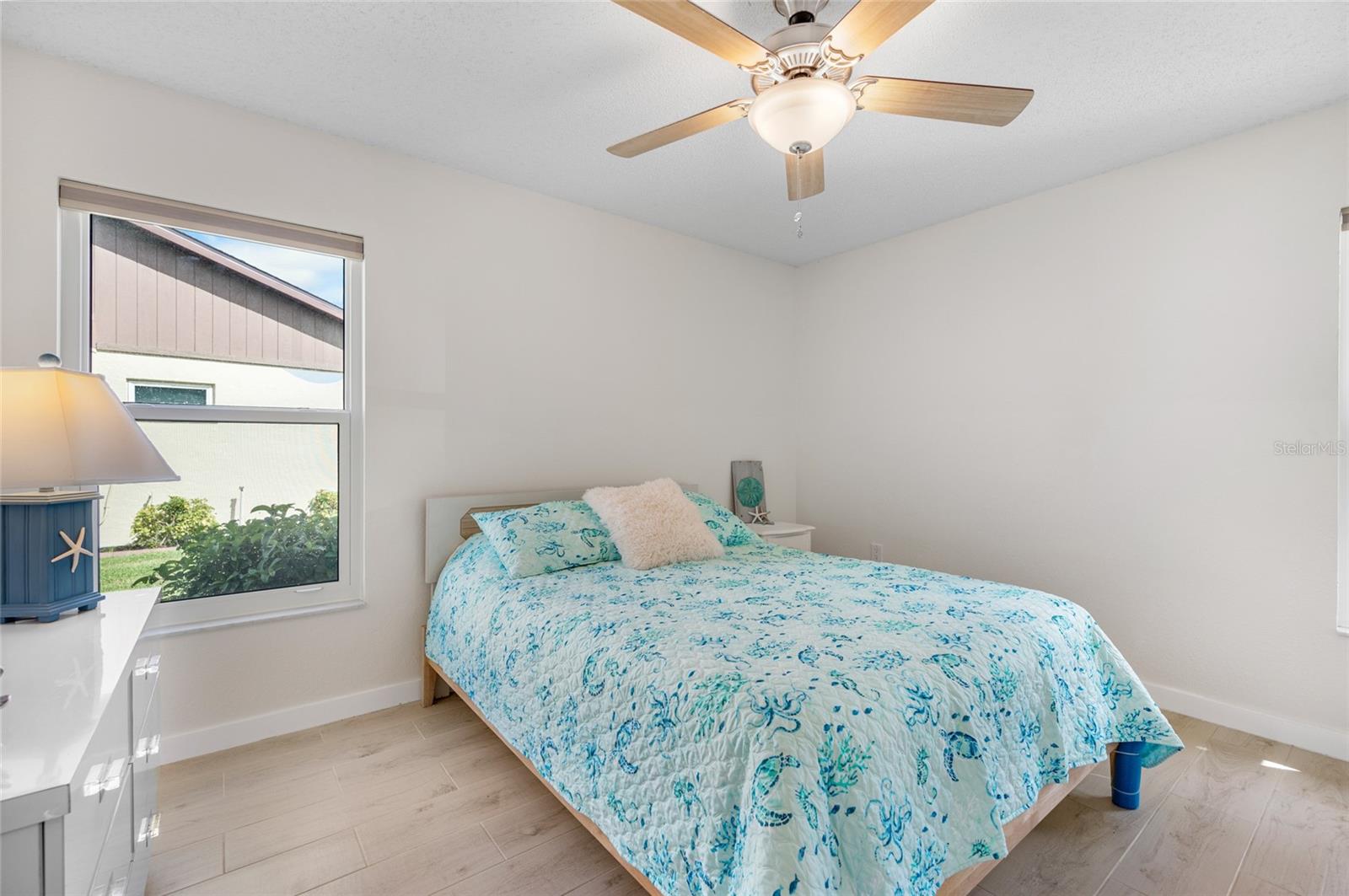 Image 11 of 48 For 660 Linden Drive