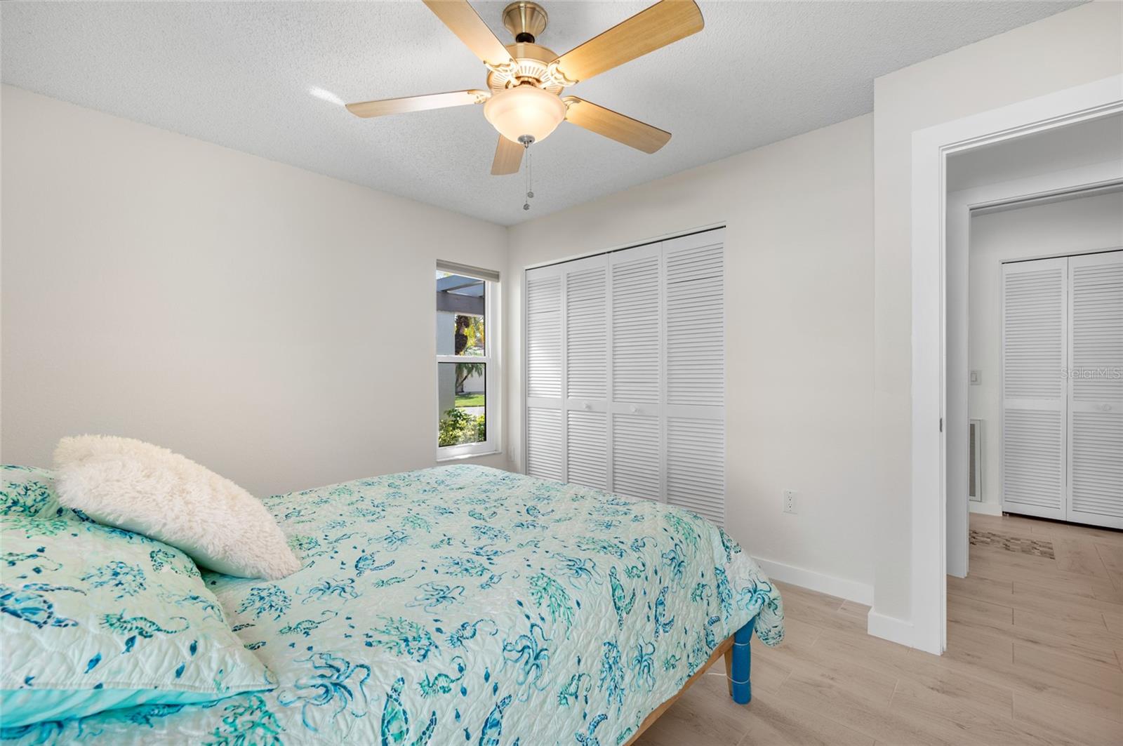 Image 12 of 48 For 660 Linden Drive