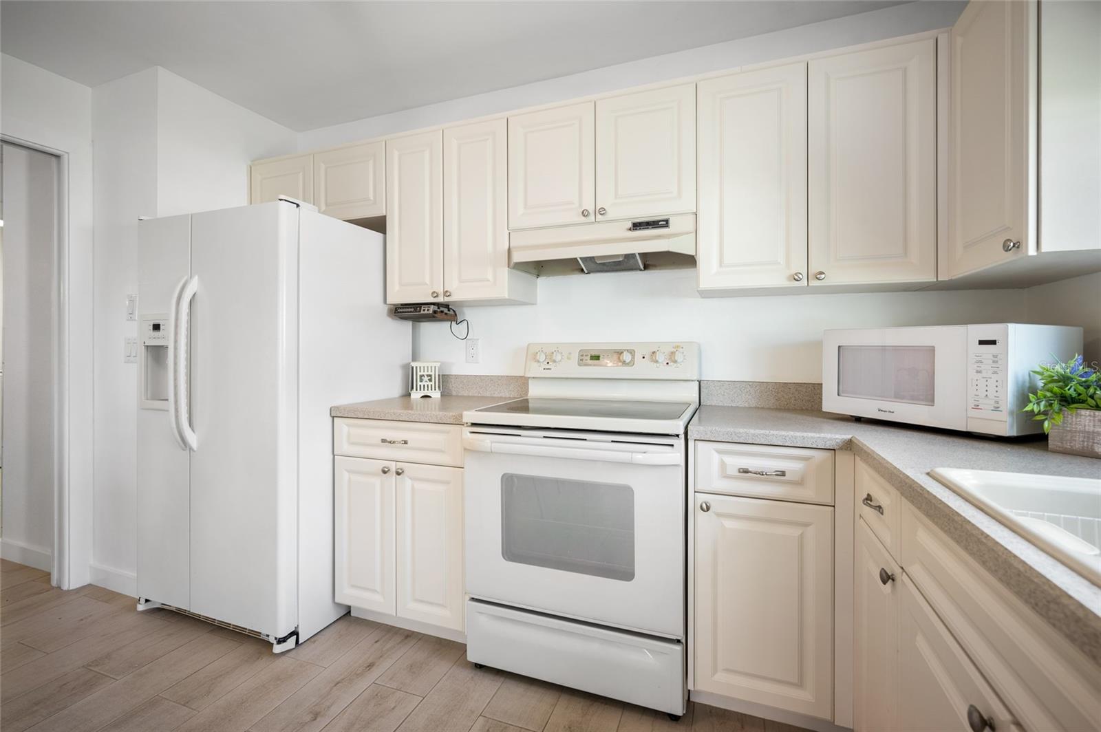 Image 20 of 48 For 660 Linden Drive