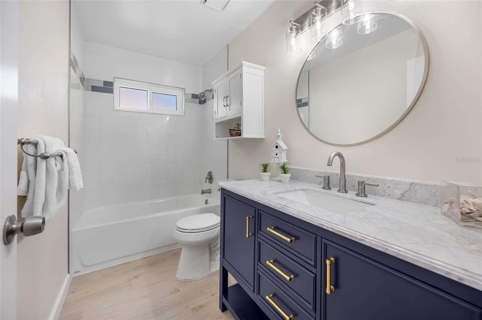 Image 24 of 48 For 660 Linden Drive